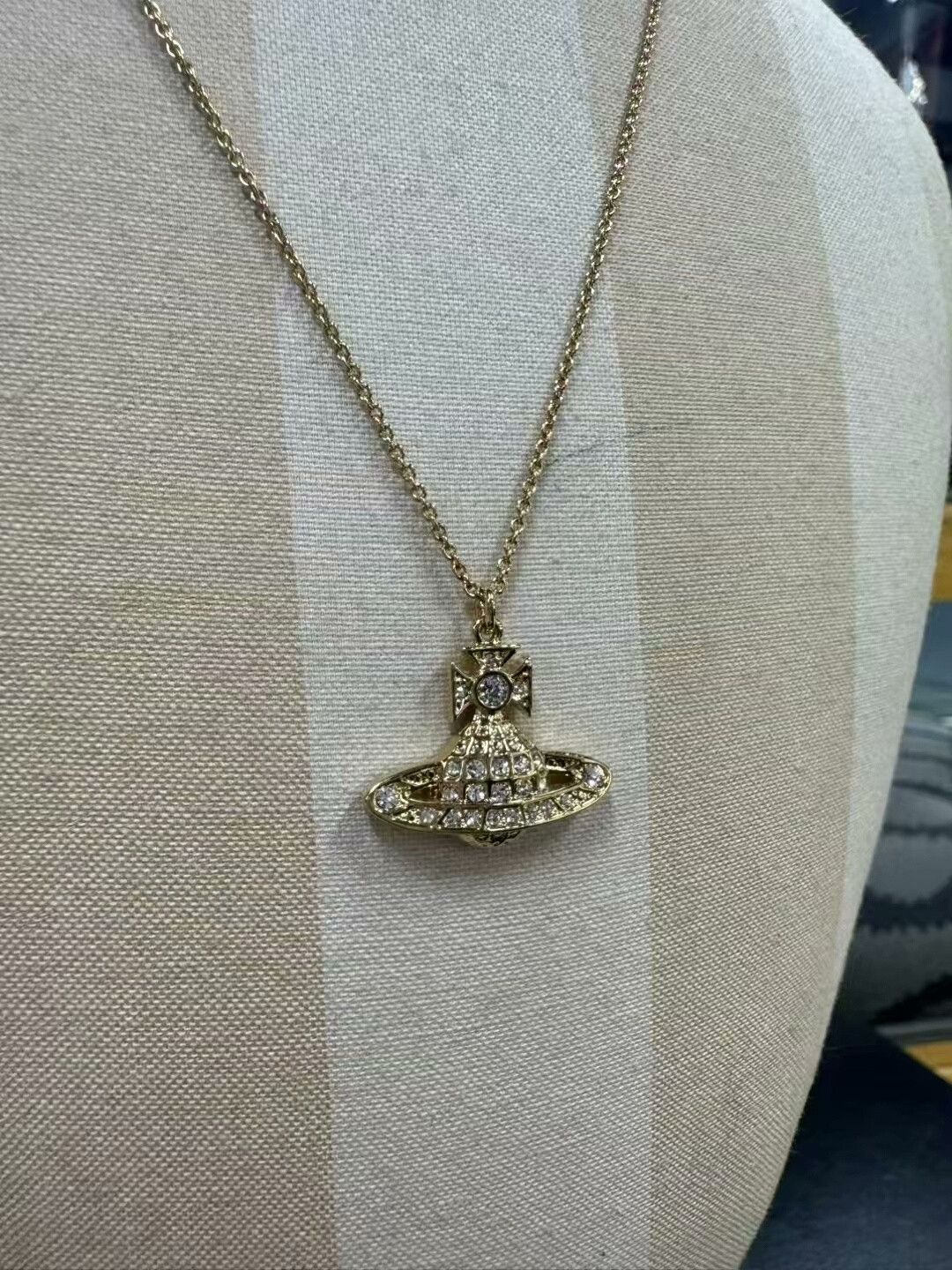 Vivienne Westwood Vivienne Westwood Gold Saturn Necklace Size ONE SIZE - 3 Thumbnail