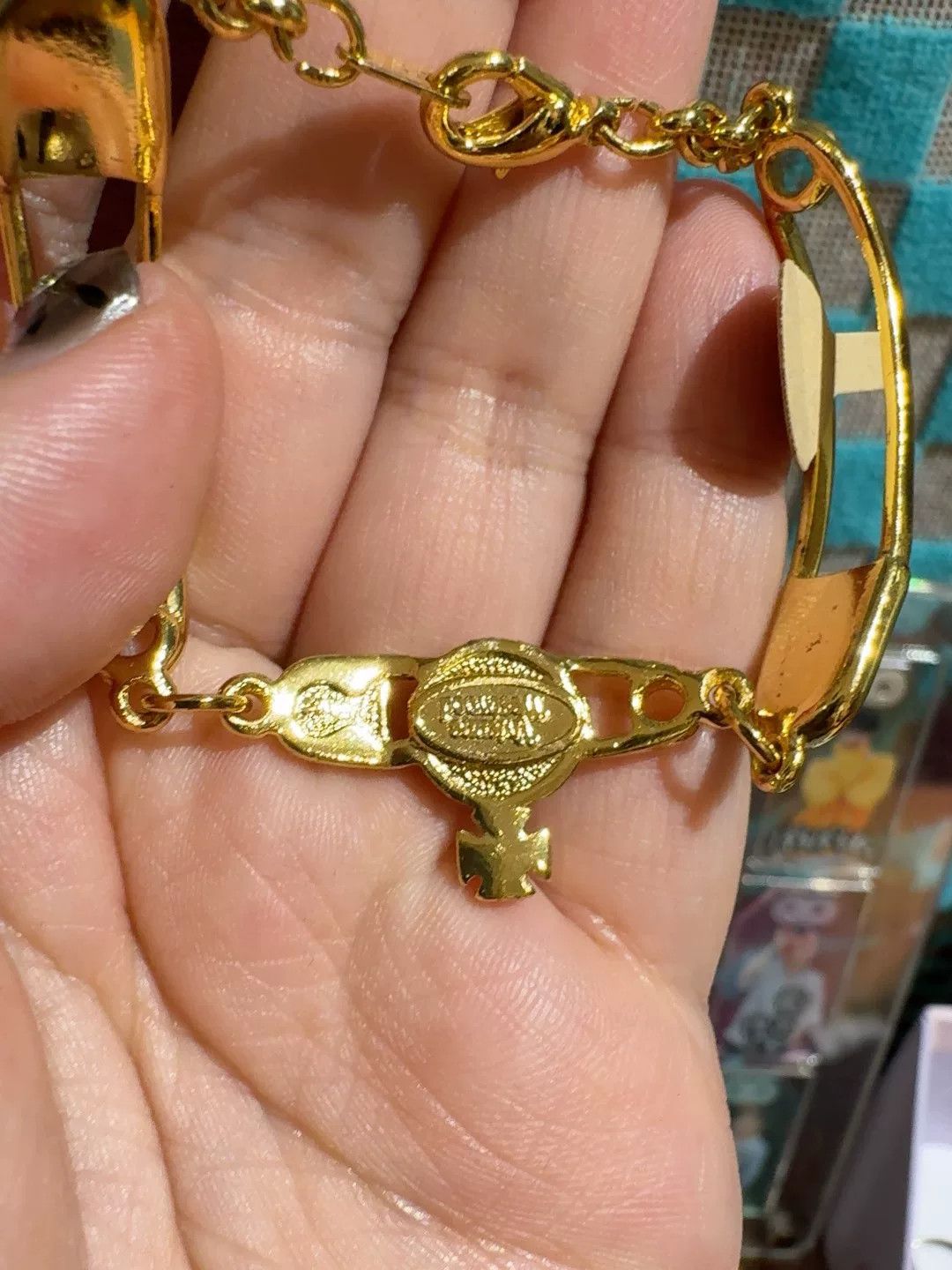 Vivienne Westwood Vivienne Westwood Gold Saturn Safety Pin Bracelet Size ONE SIZE - 6 Thumbnail