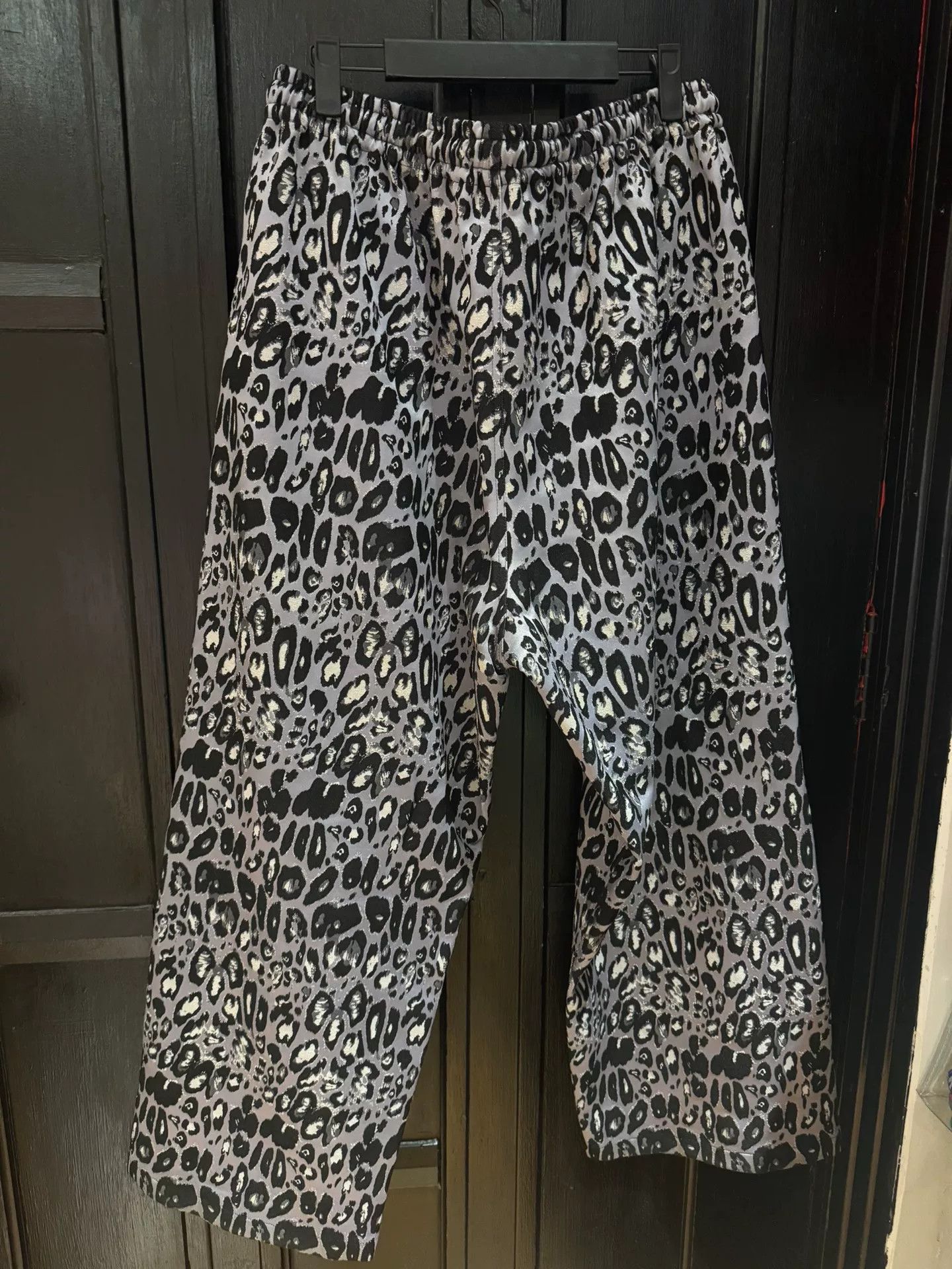 99%IS- Purple Leopard Print Pants Size 25" / US 0 / IT 36 - 2 Thumbnail