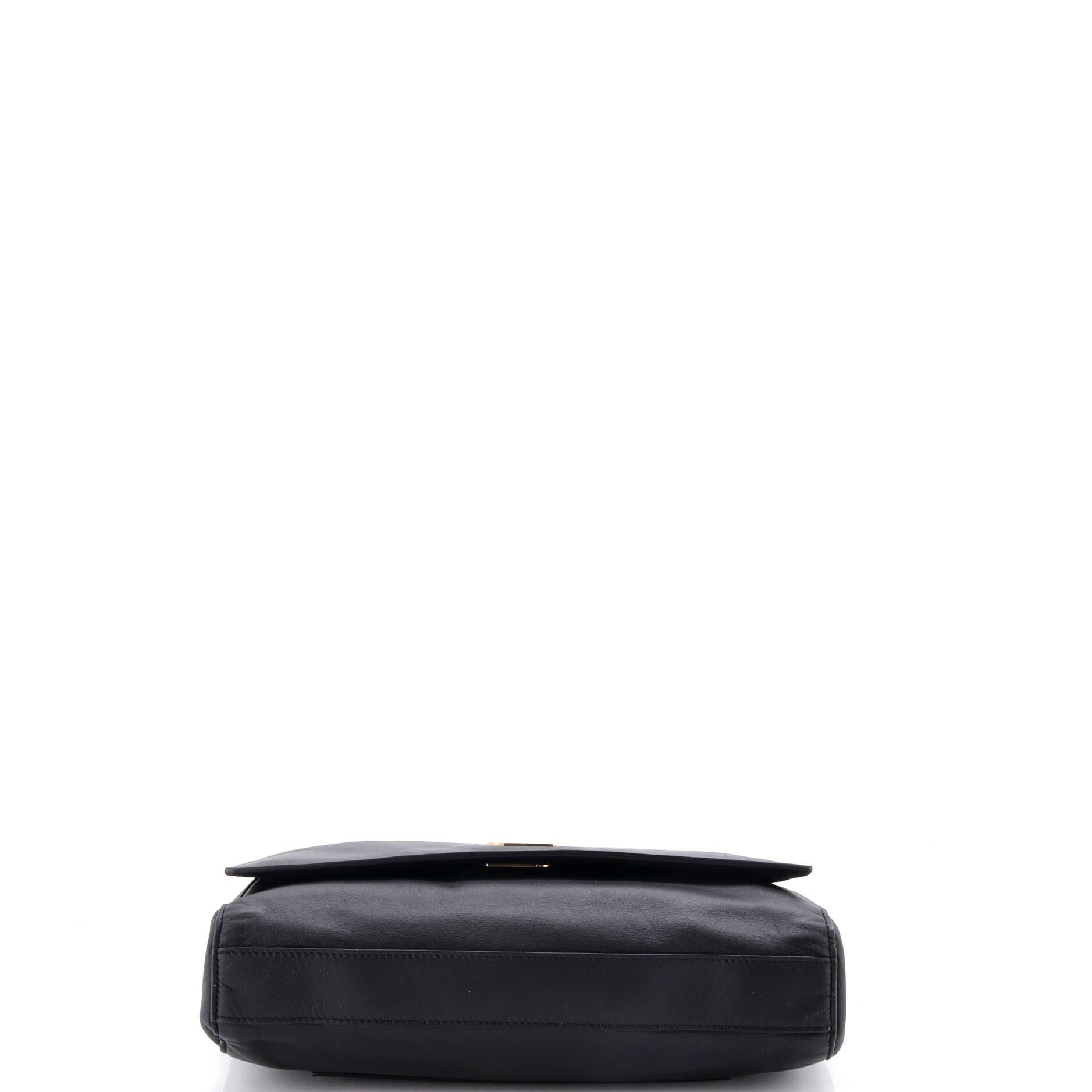 Saint Laurent Paris Classic Monogram Reversible Shoulder Bag Size ONE SIZE - 4 Thumbnail