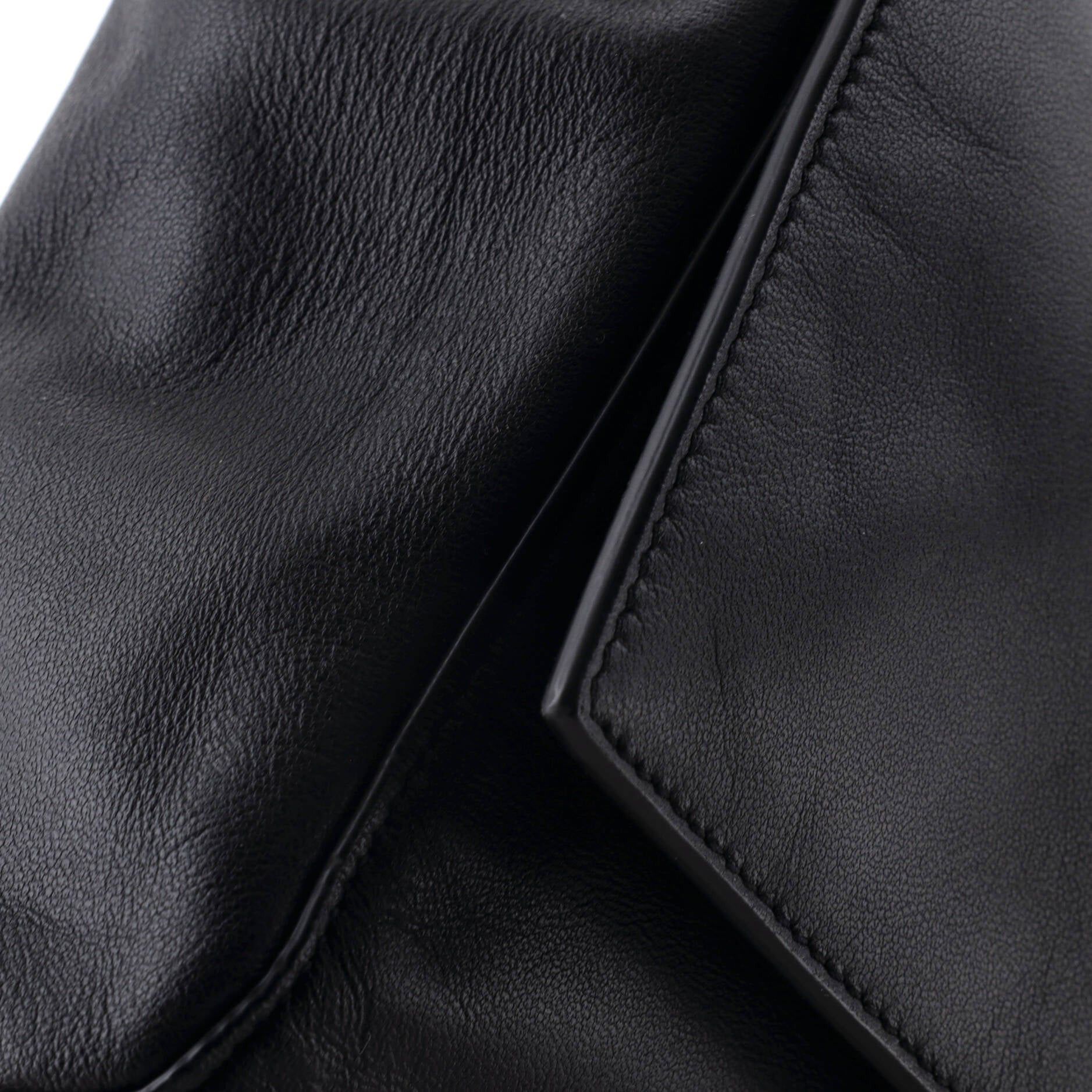 Saint Laurent Paris Classic Monogram Reversible Shoulder Bag Size ONE SIZE - 6 Thumbnail