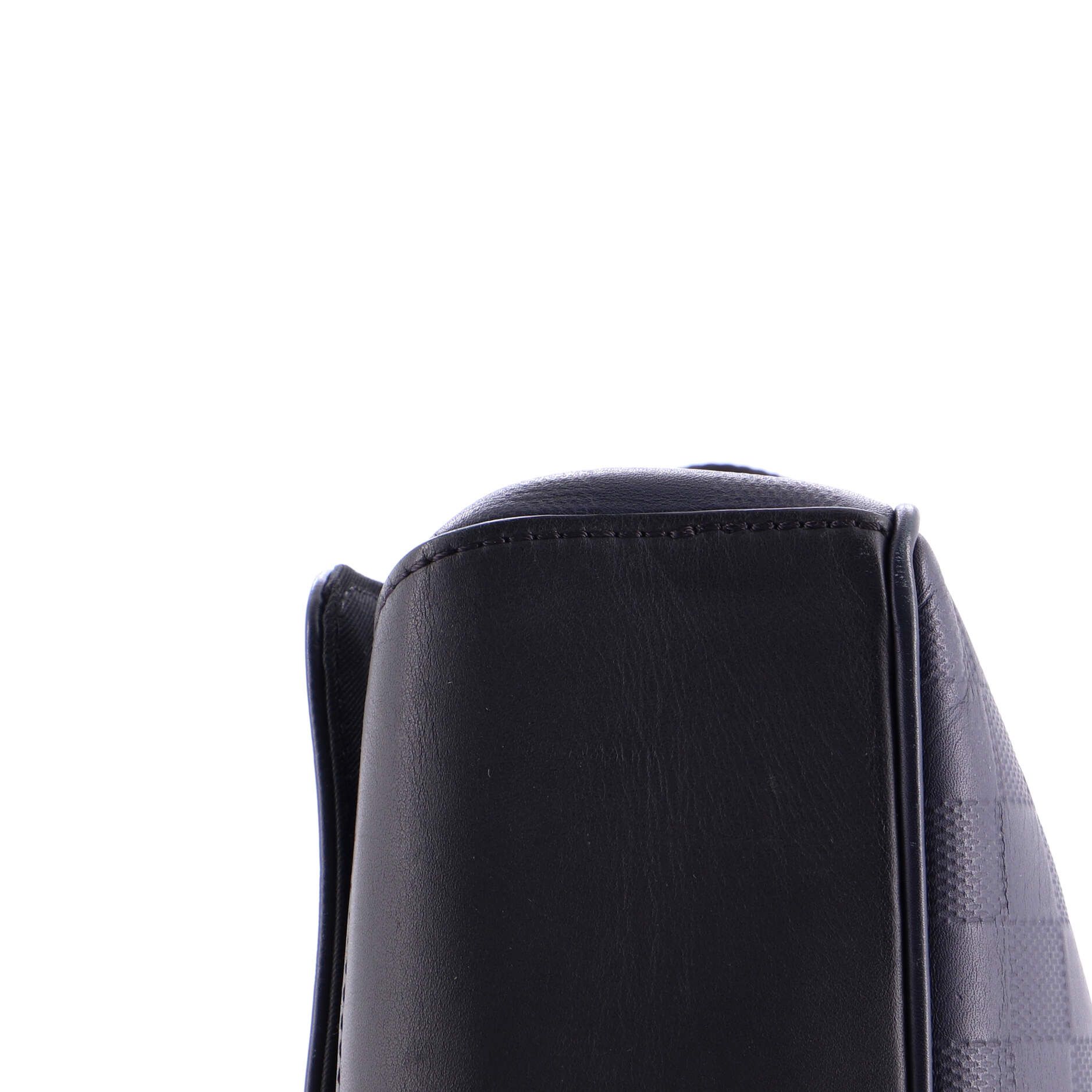 Louis Vuitton District NM Messenger Bag Size ONE SIZE - 6 Thumbnail