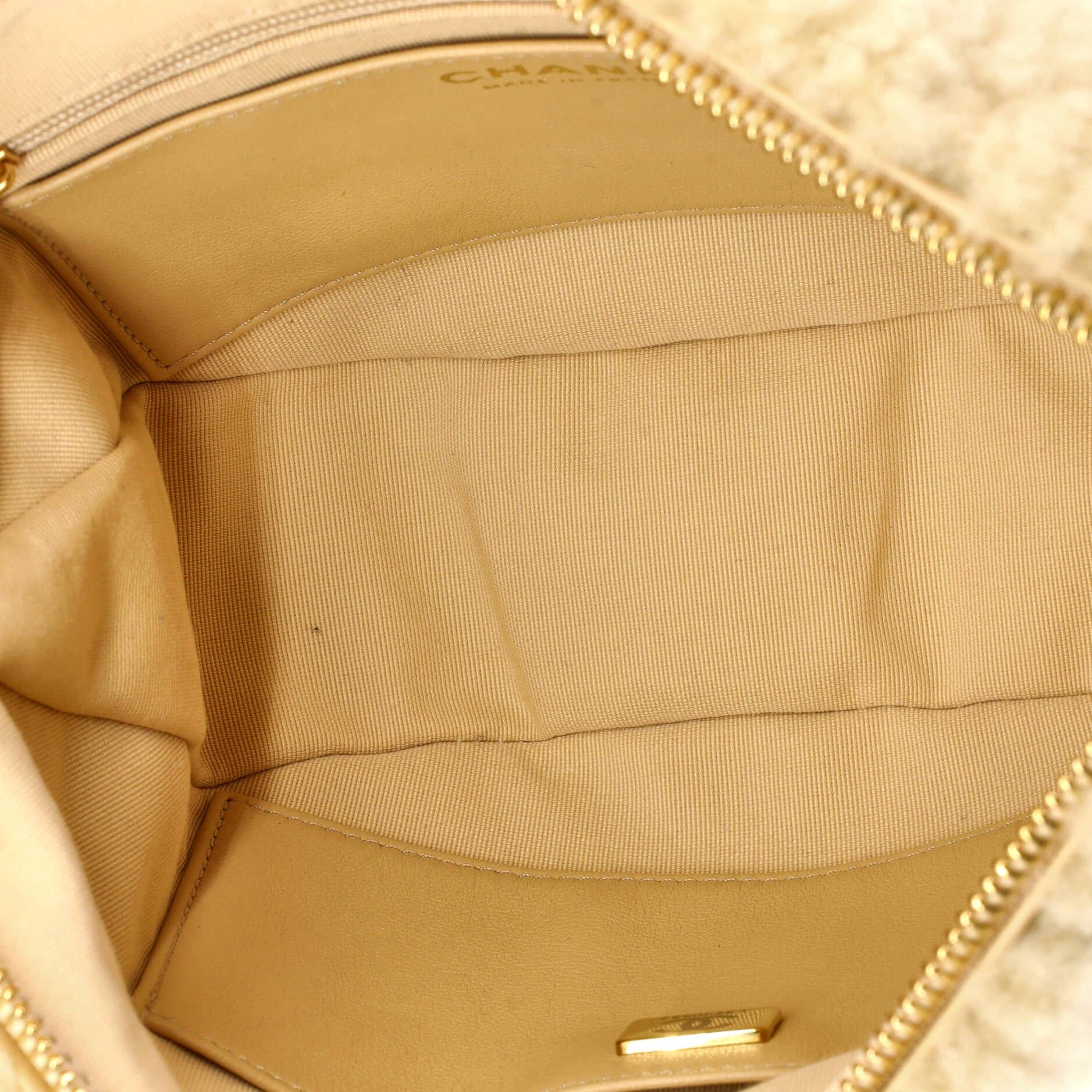 Chanel Coco Neige Half Moon Chain Hobo Size ONE SIZE - 5 Thumbnail