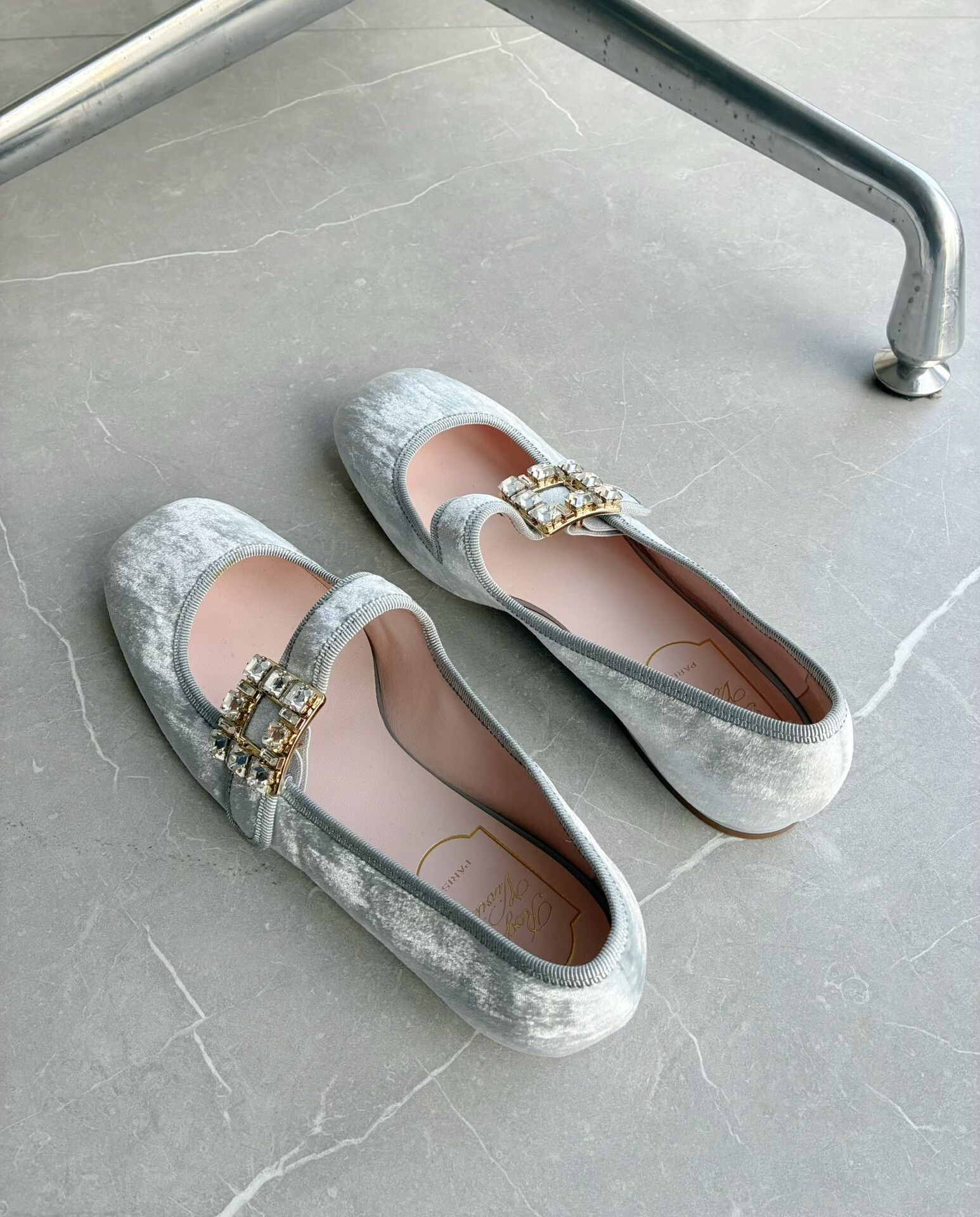Roger Vivier Roger Vivier Velvet Crystal Buckle Mary Janes Size US 5.5 / IT 35.5 - 2 Thumbnail