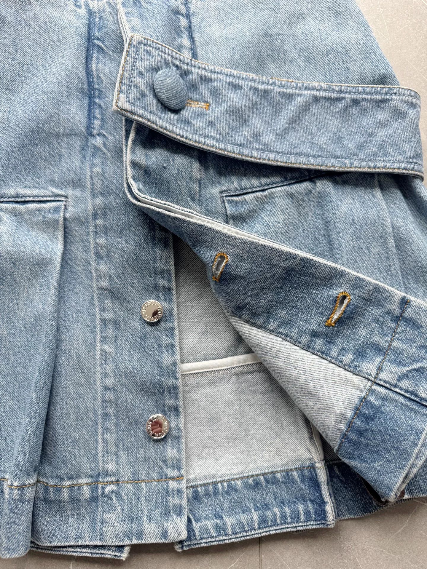 Louis Vuitton Louis Vuitton Denim Skirt Size 36 Size 36" / US 14 / IT 50 - 6 Thumbnail
