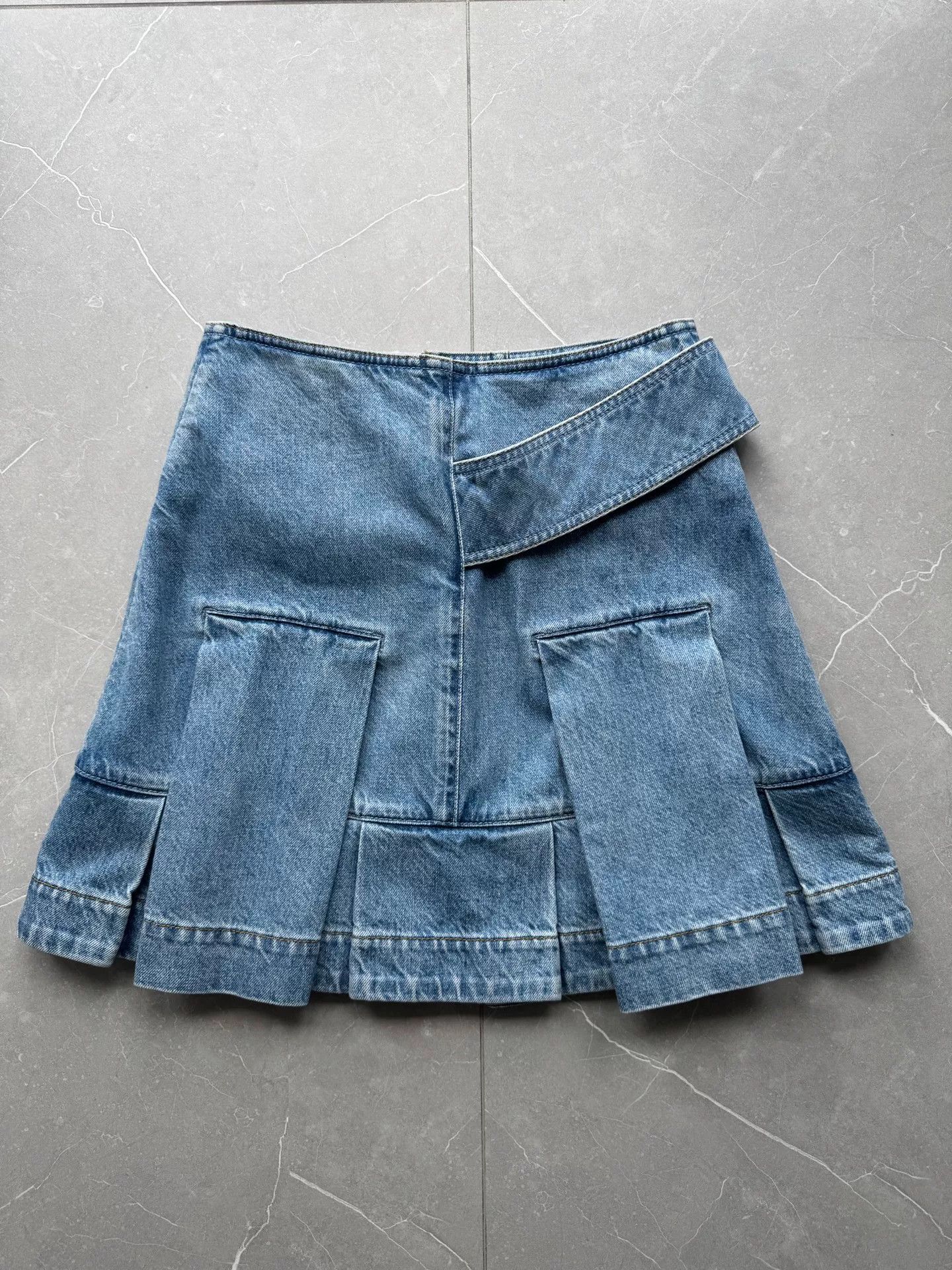 Louis Vuitton Louis Vuitton Denim Skirt Size 36 Size 36" / US 14 / IT 50 - 3 Thumbnail