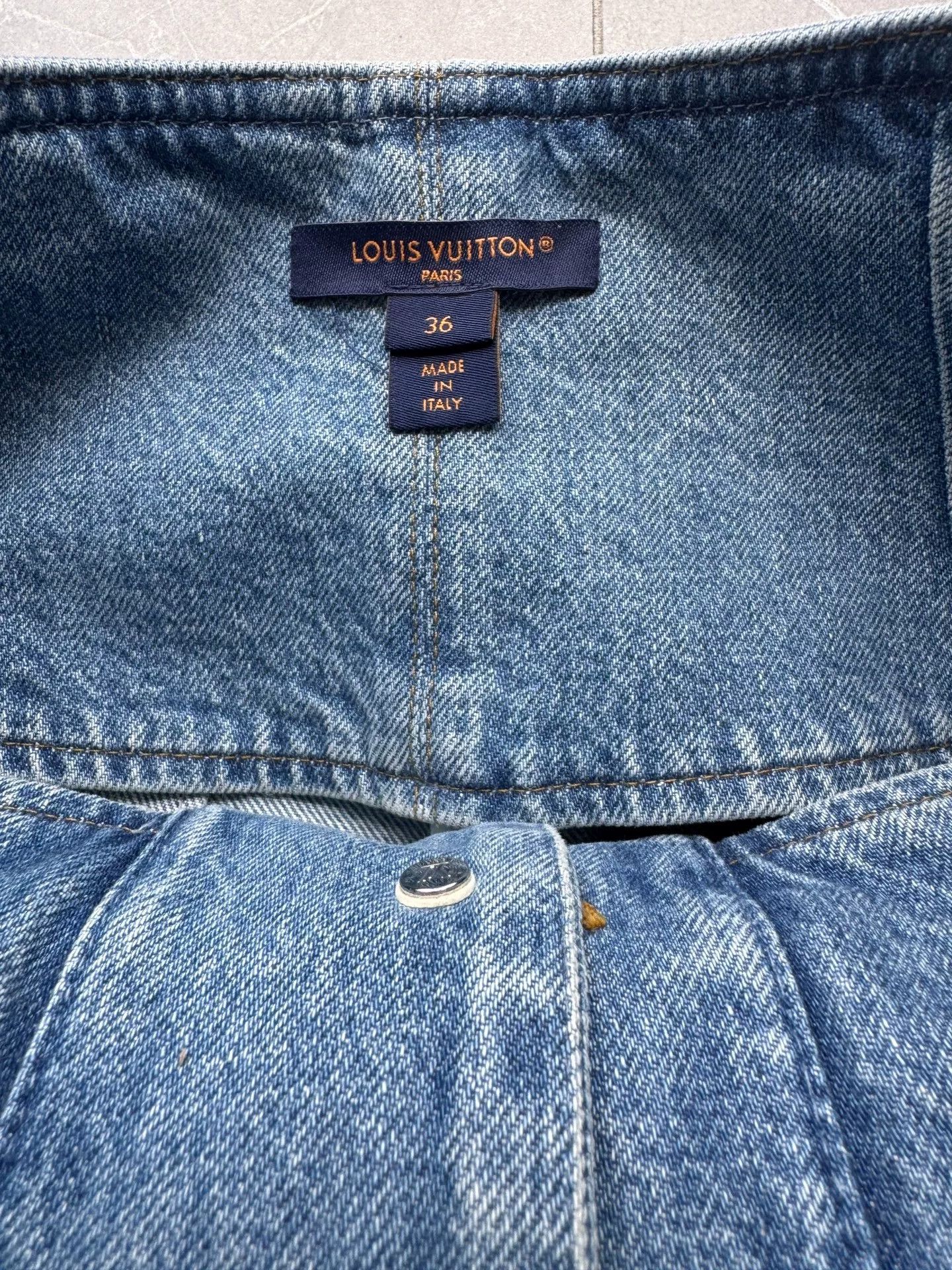 Louis Vuitton Louis Vuitton Denim Skirt Size 36 Size 36" / US 14 / IT 50 - 5 Thumbnail