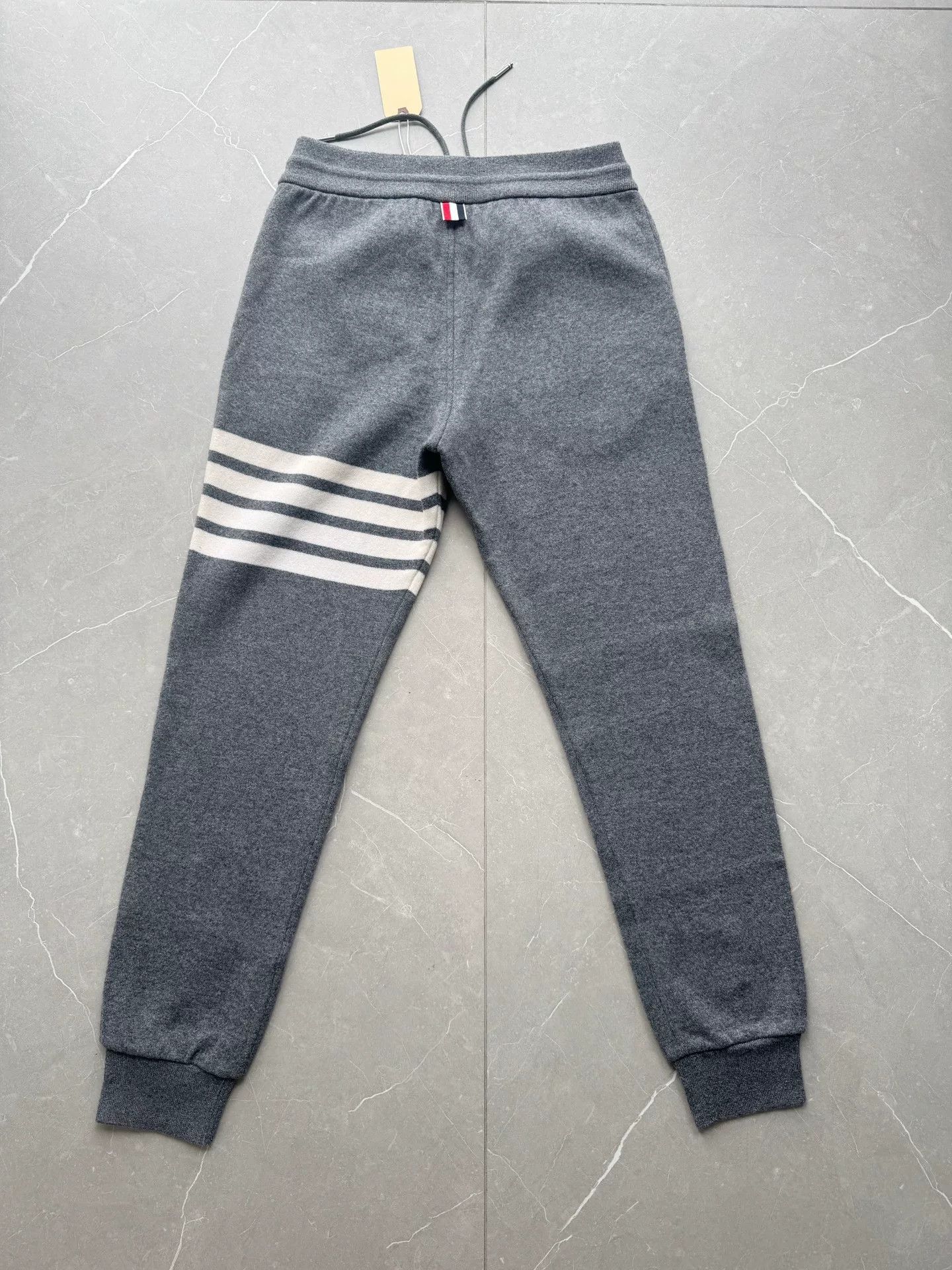 Thom Browne Thom Browne Gray Four-Stripe Pants Size 38" / US 16 / IT 52 - 3 Thumbnail