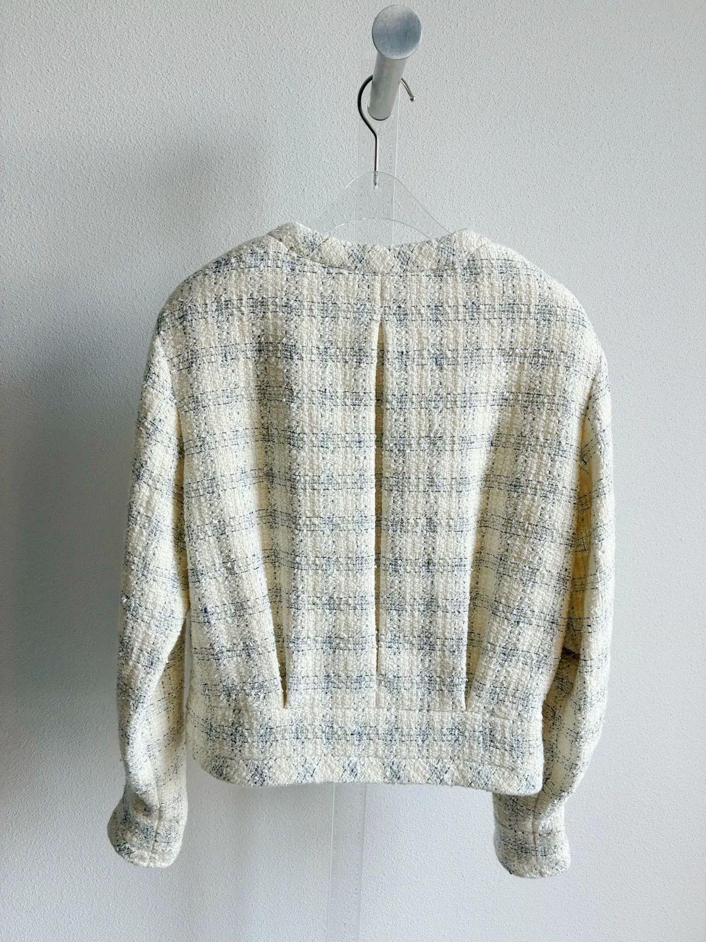 Chanel Chanel 19B White Tweed Coat Size XXS / US 00 / IT 34 - 3 Thumbnail