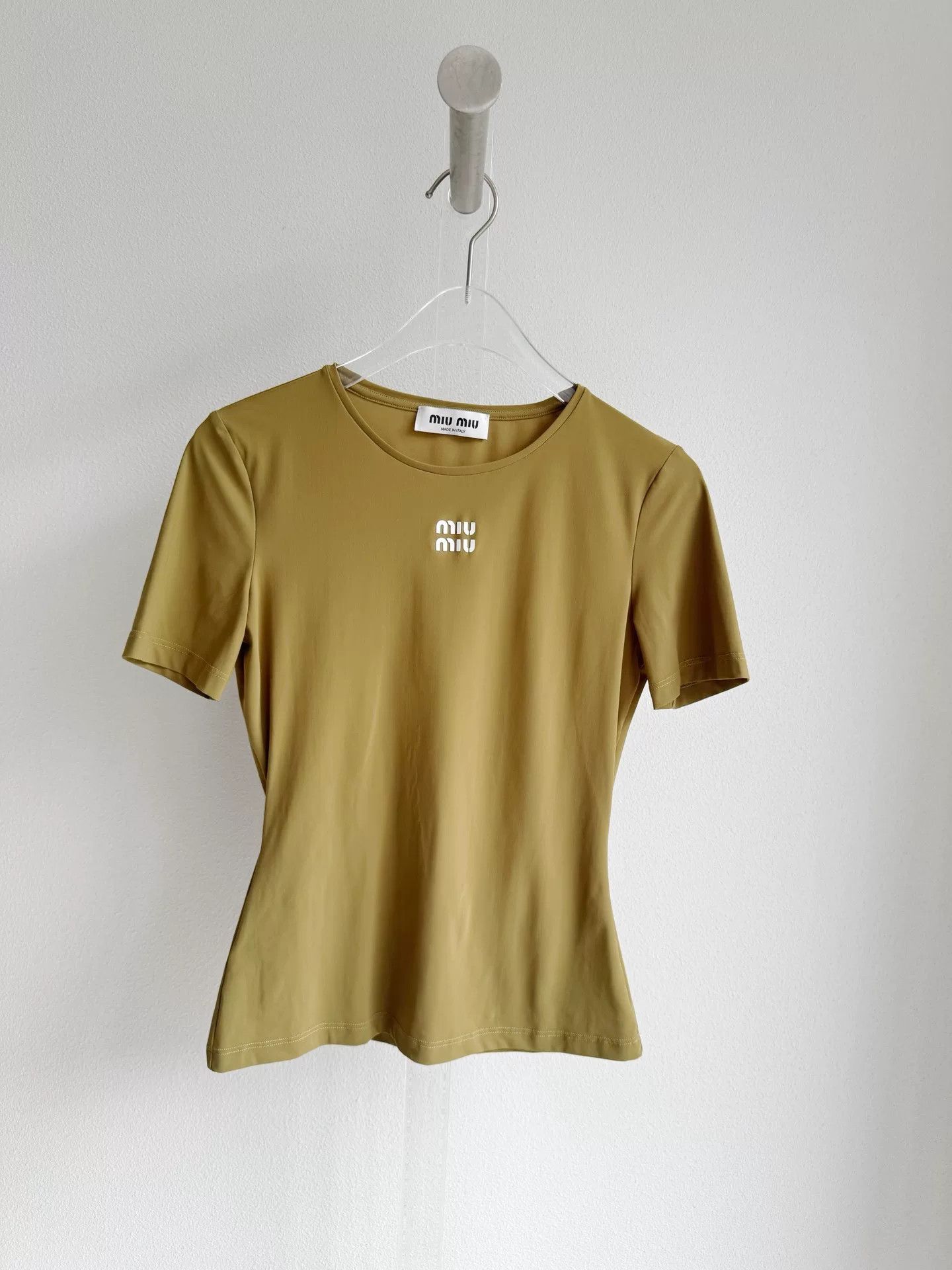 Miu Miu Miu Miu Olive Logo Short-Sleeve T-shirt Size S / US 4 / IT 40 - 2 Thumbnail