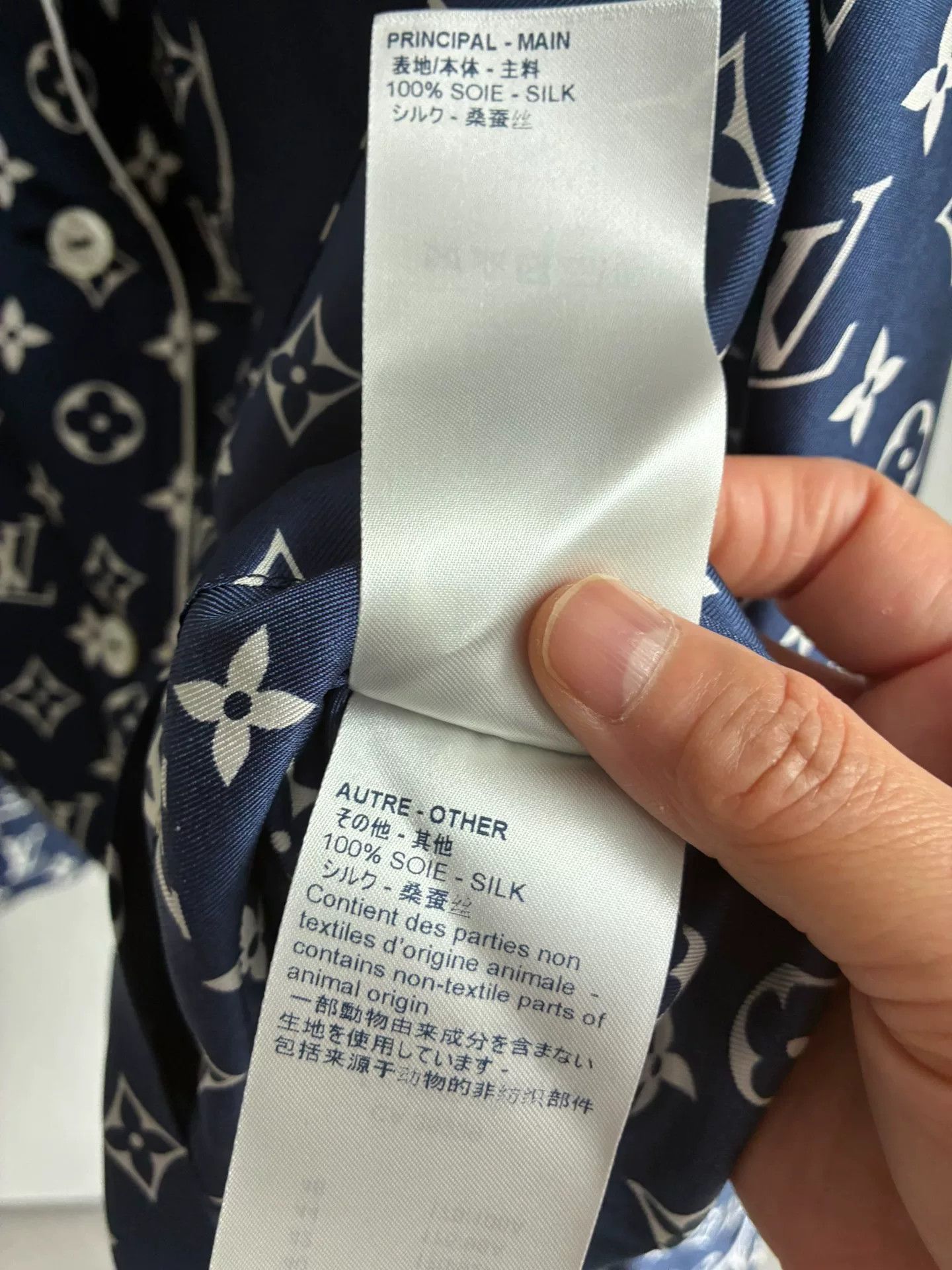 Louis Vuitton Louis Vuitton Blue Monogram Silk Shirt Size XXS / US 00 / IT 34 - 7 Thumbnail