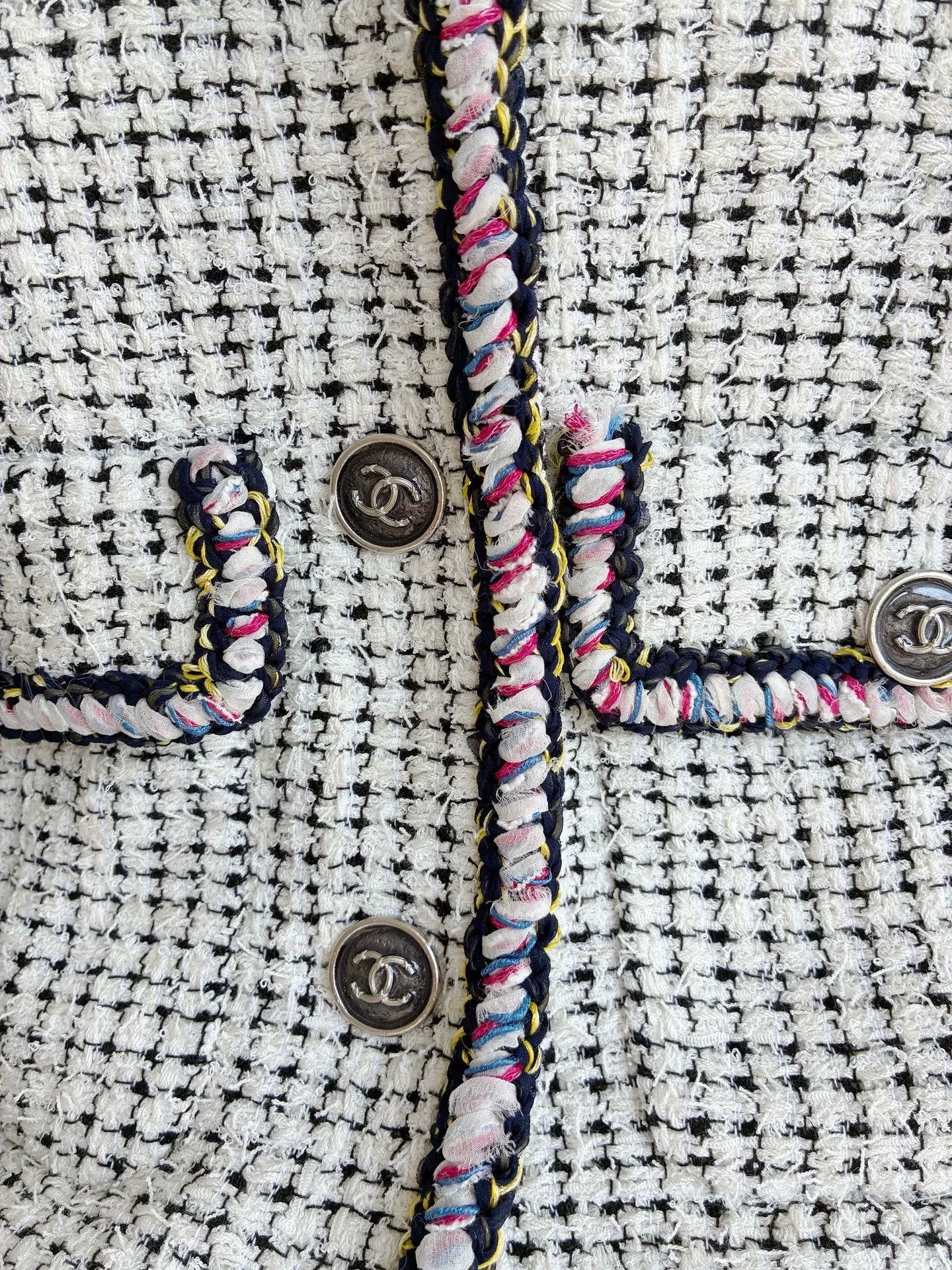 Chanel Chanel 21P White Color Trim Lantern Sleeve Coat Size XXS / US 00 / IT 34 - 5 Thumbnail