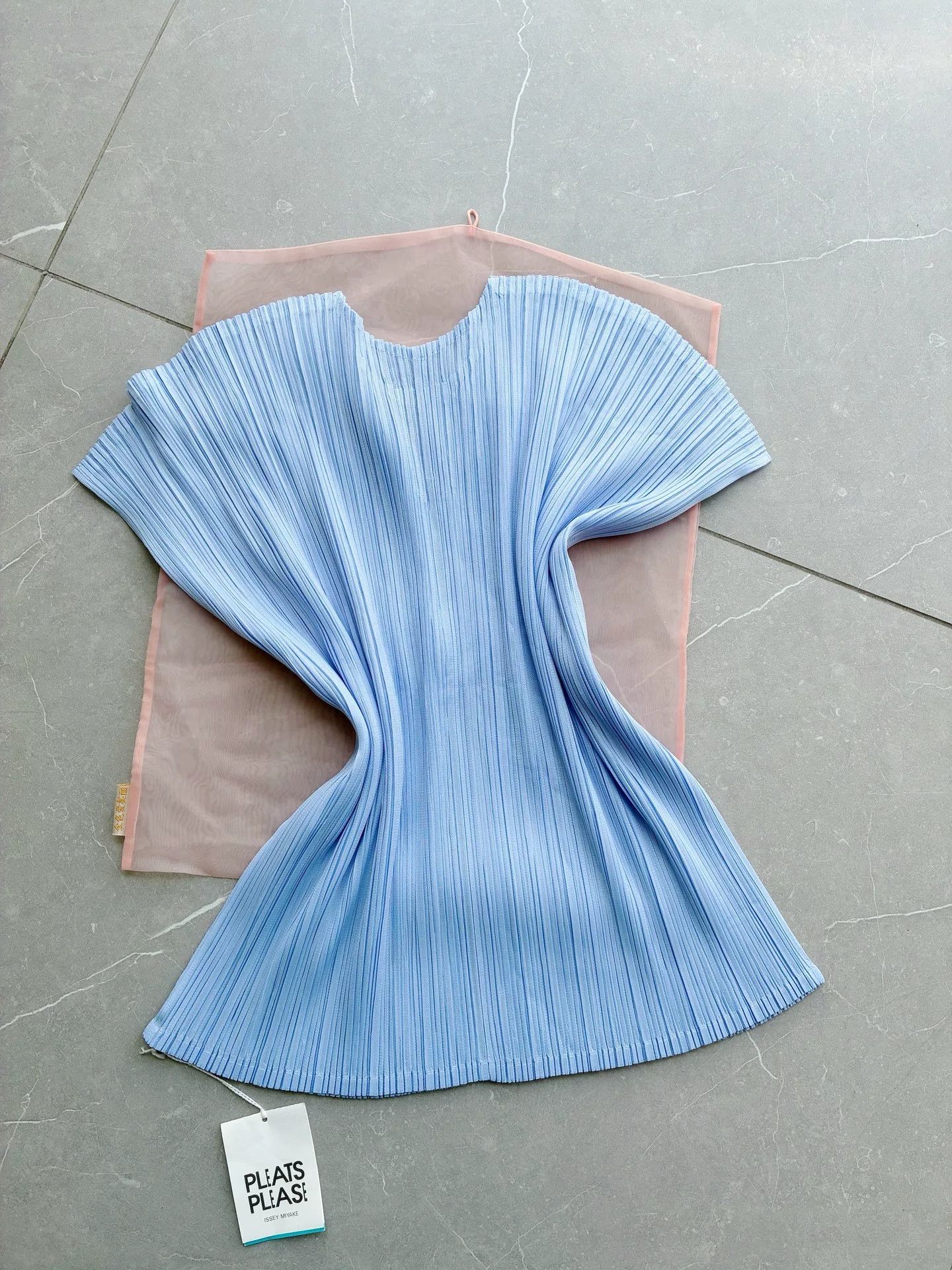 Pleats Please Issey Miyake Pleats Please Issey Miyake Pleated Top Size M / US 6-8 / IT 42-44 - 2 Thumbnail