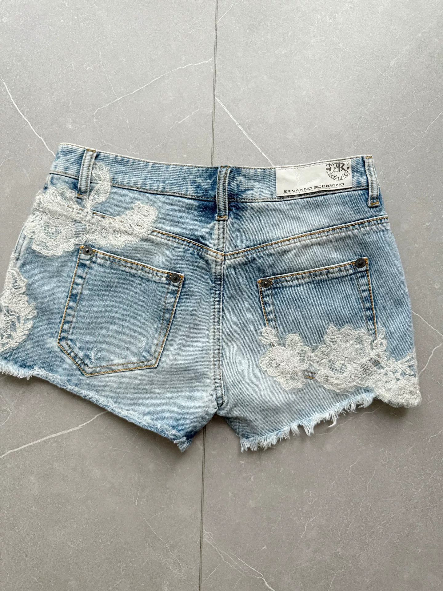 Ermanno Scervino Ermanno Scervino Denim Shorts Size 38" / US 16 / IT 52 - 2 Thumbnail
