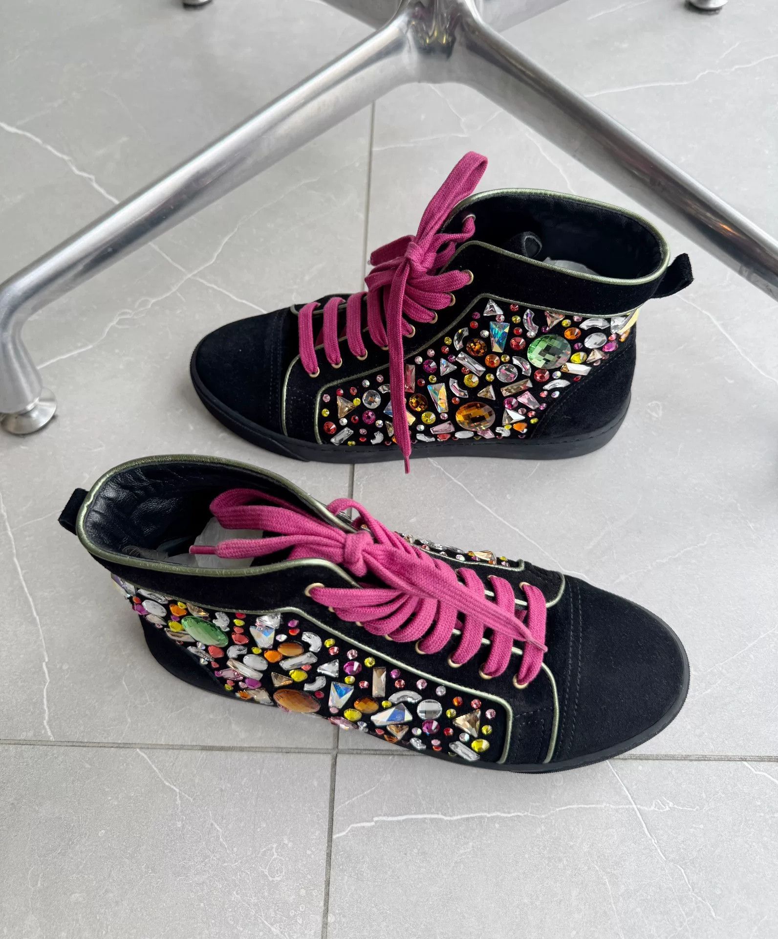 Christian Louboutin Christian Louboutin Diamond Rivet High-Top Size US 5 / IT 35 - 2 Thumbnail