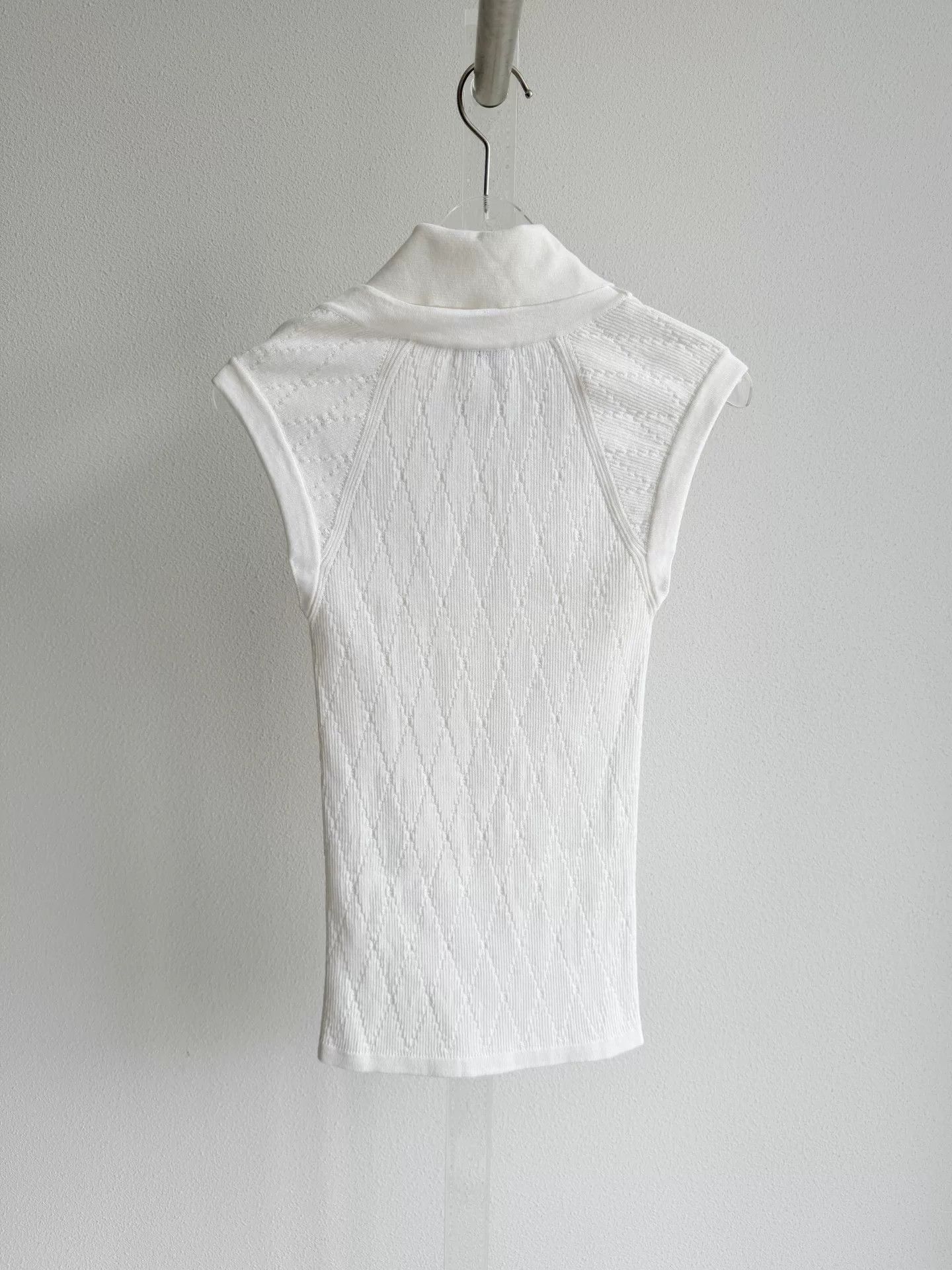 Chanel Chanel 15S Sleeveless Knit Top Size XS / US 0-2 / IT 36-38 - 3 Thumbnail