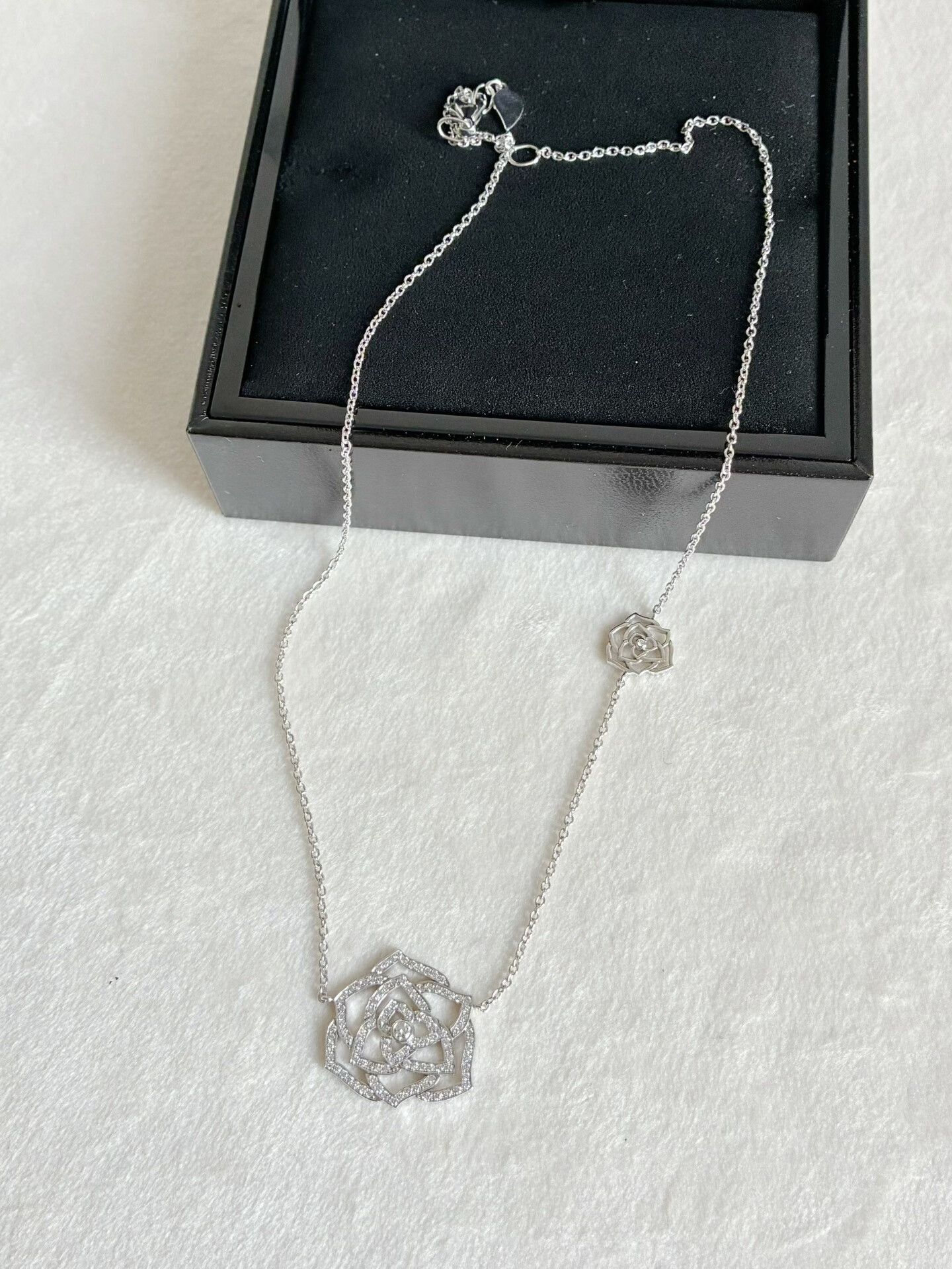 Piaget PIAGET ROSE 18K White Gold Diamond Necklace Size ONE SIZE - 4 Thumbnail