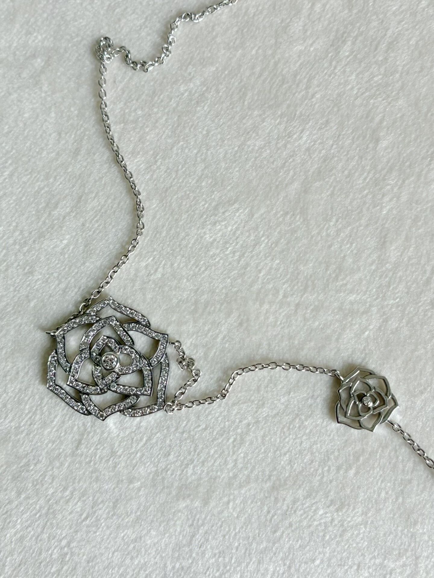 Piaget PIAGET ROSE 18K White Gold Diamond Necklace Size ONE SIZE - 2 Thumbnail