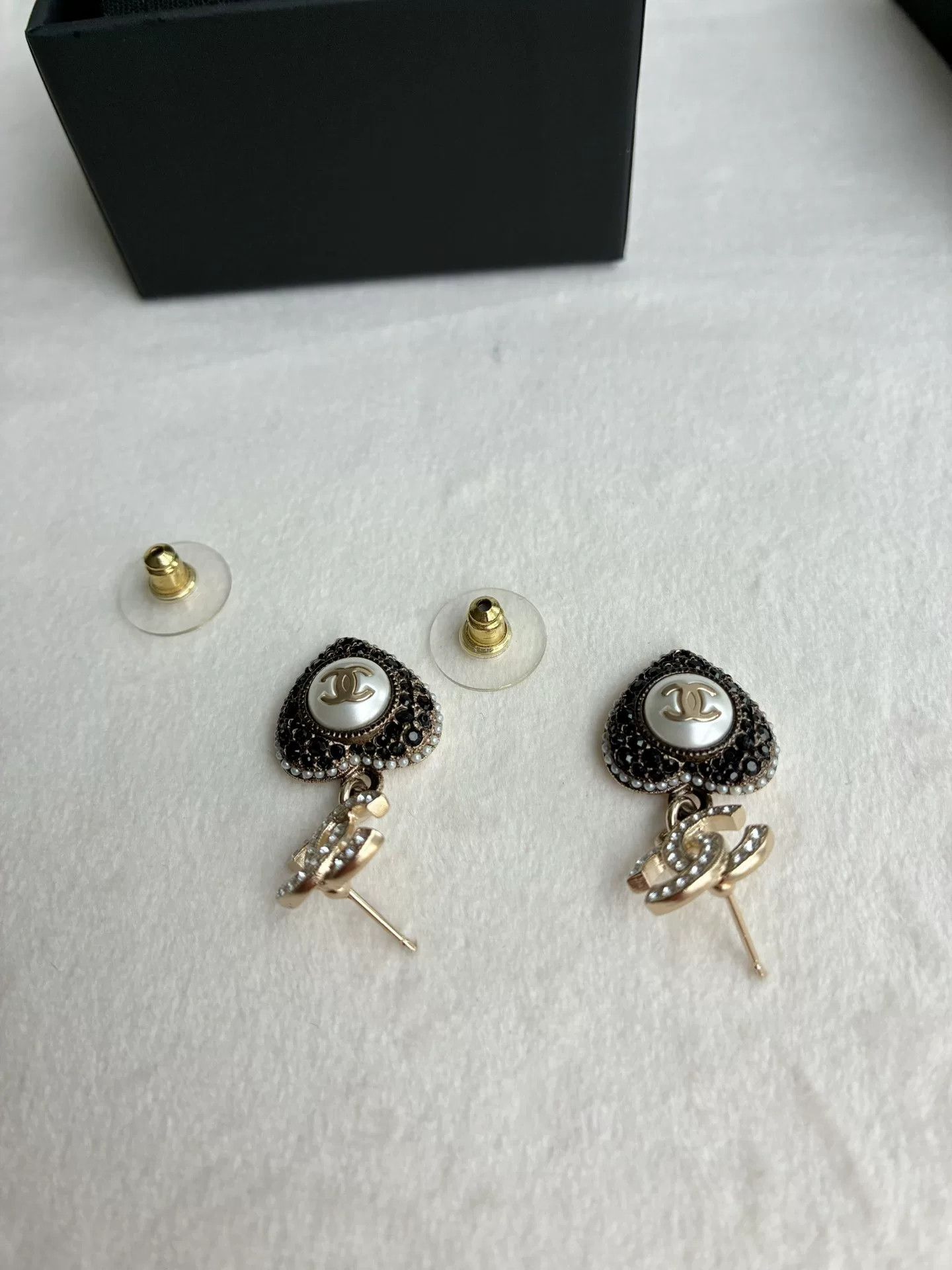 Chanel Chanel 22F Black Diamond Heart Earrings Size ONE SIZE - 4 Thumbnail