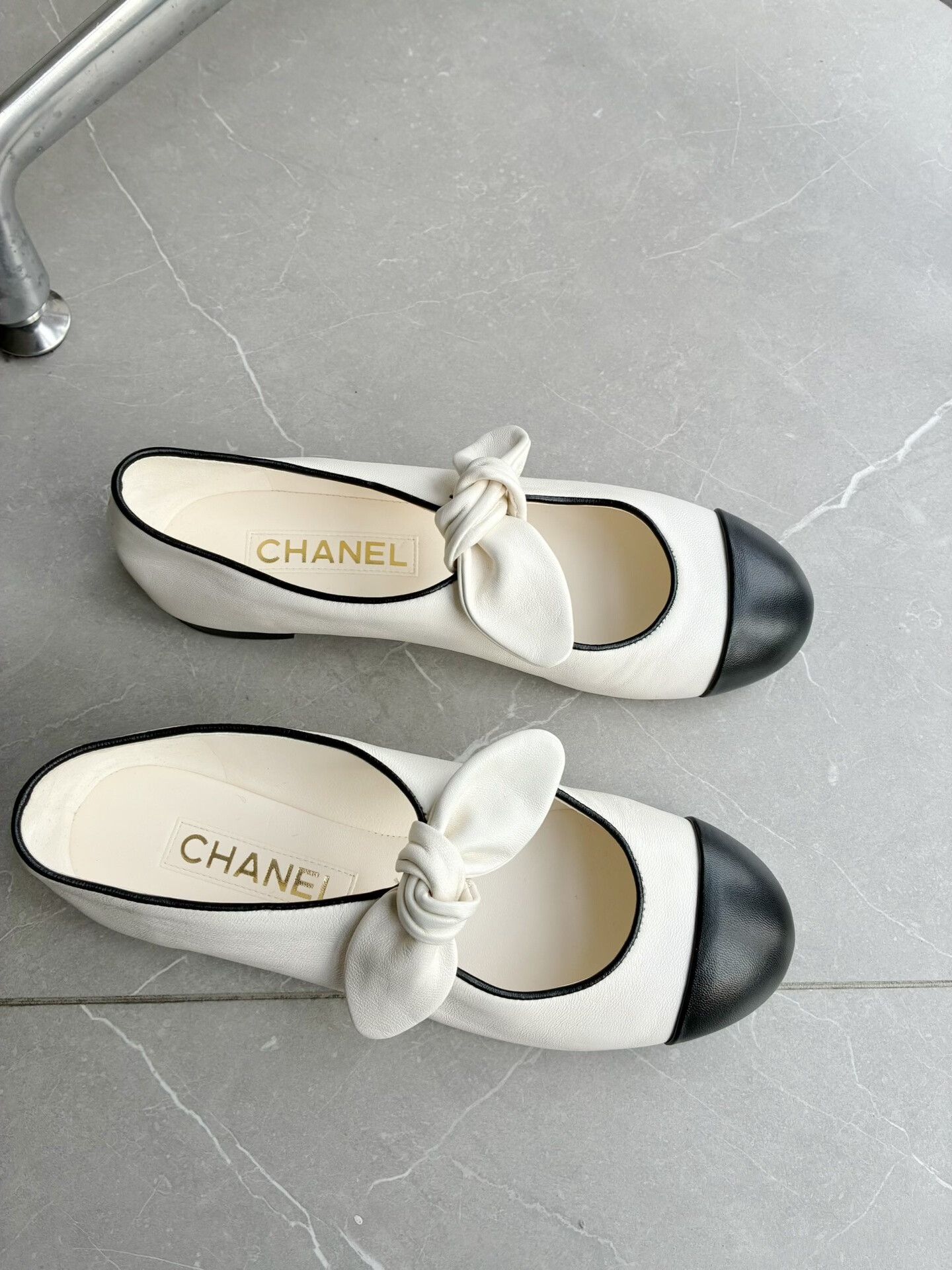 Chanel Chanel 25C Bow Mary Jane Shoes Size US 6 / IT 36 - 4 Thumbnail