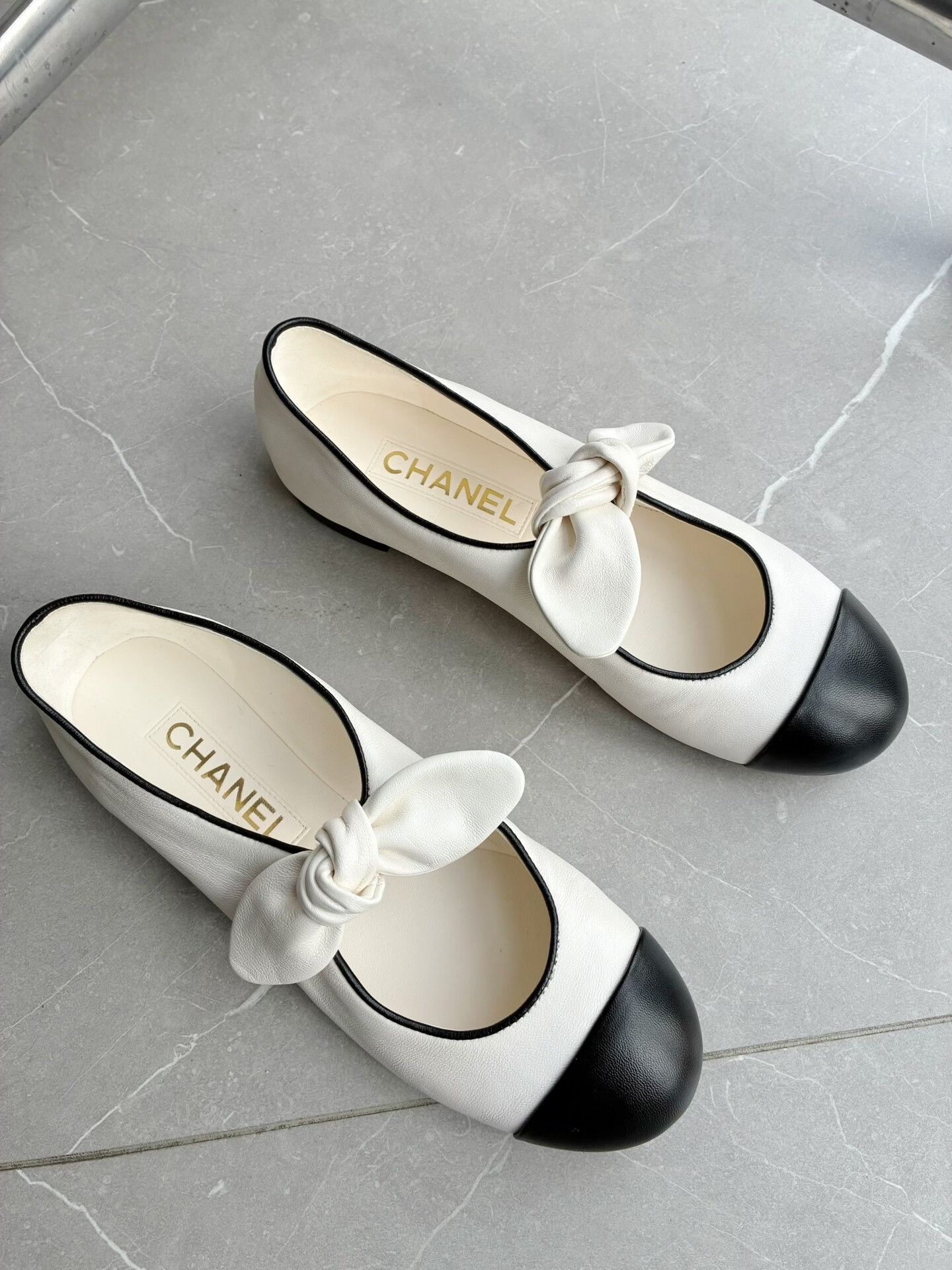 Chanel Chanel 25C Bow Mary Jane Shoes Size US 6 / IT 36 - 2 Thumbnail