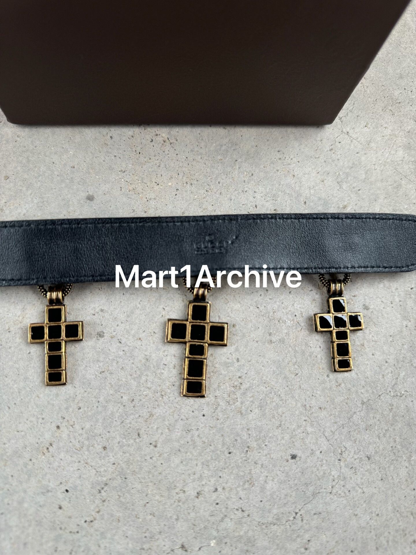 Gucci 19 Resort Lion Cross Leather Choker