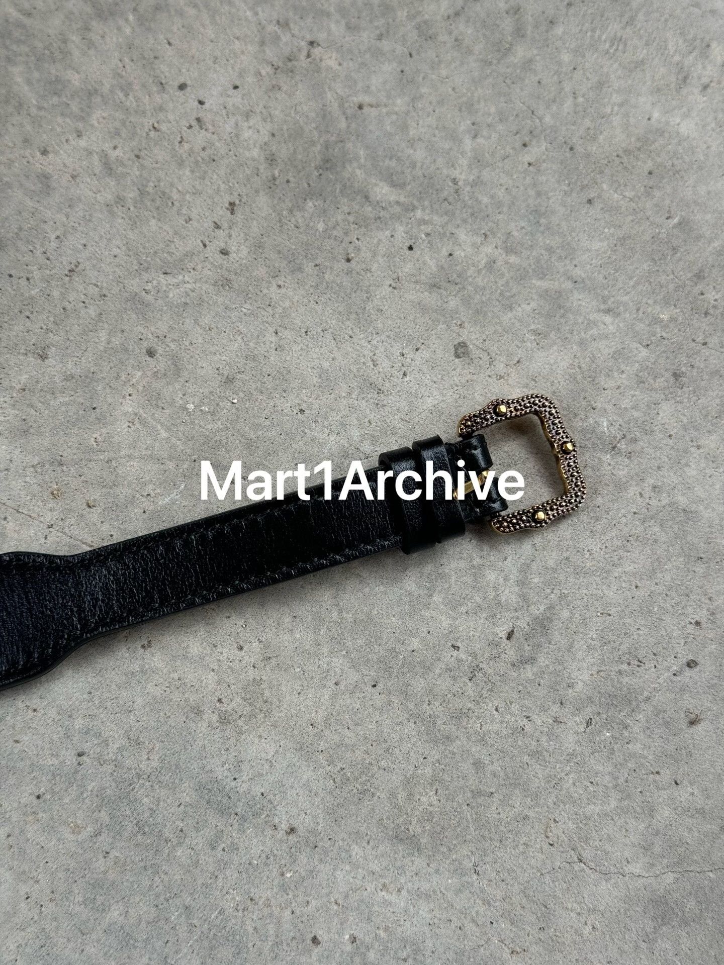 Gucci 19 Resort Lion Cross Leather Choker