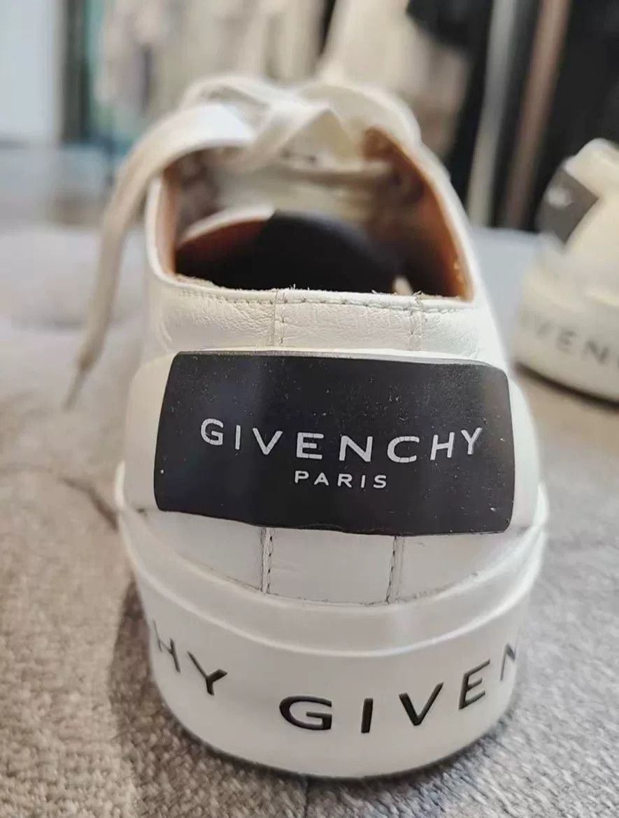 Givenchy GIVENCHY Lettered White Sneakers Size US 4.5 / IT 34.5 - 6 Thumbnail