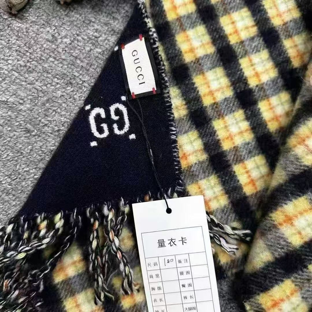 Gucci Gucci Double-Sided GG Print Scarf Size ONE SIZE - 4 Thumbnail