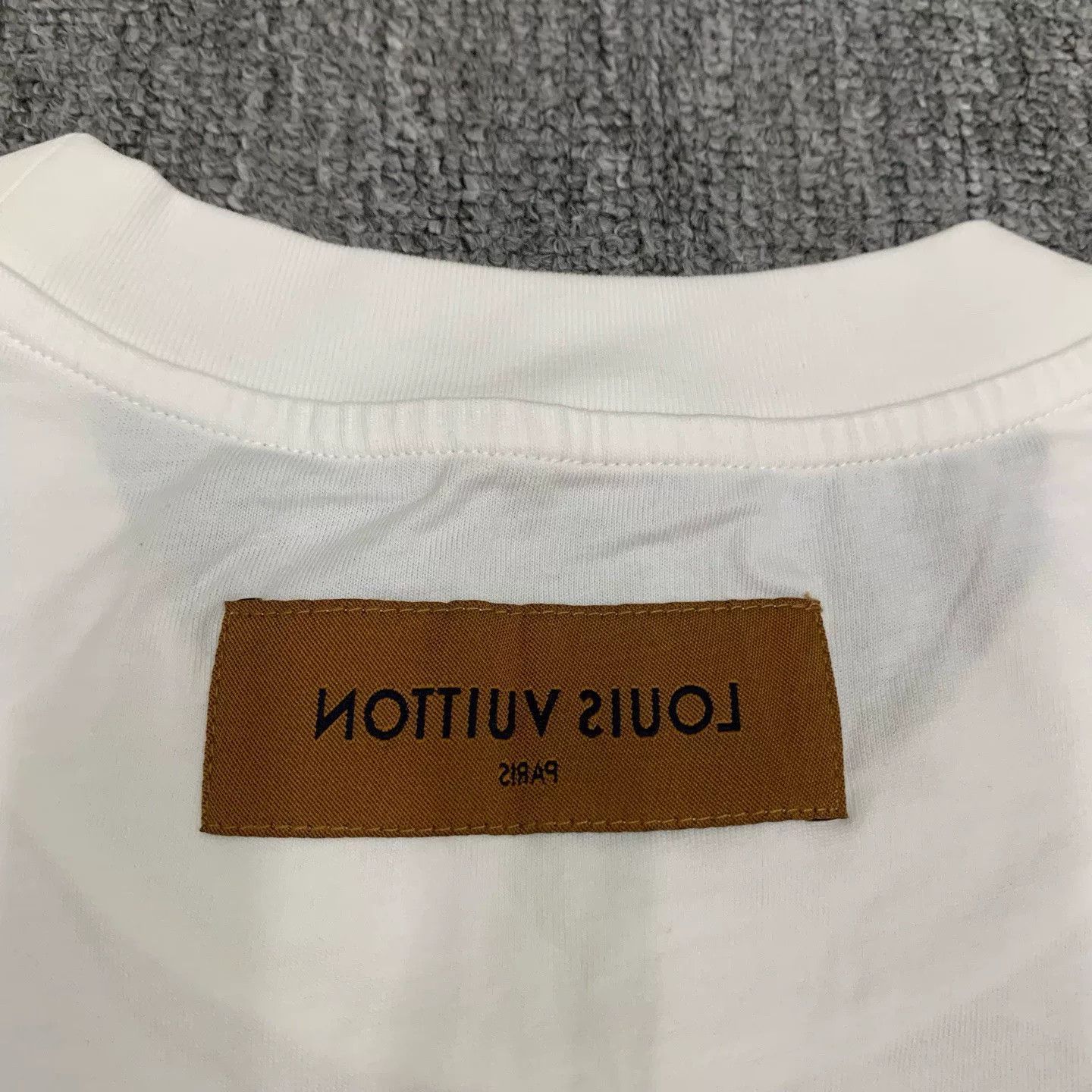 Louis Vuitton Louis Vuitton White Three-Flower T-shirt Size US XL / EU 56 / 4 - 9 Thumbnail