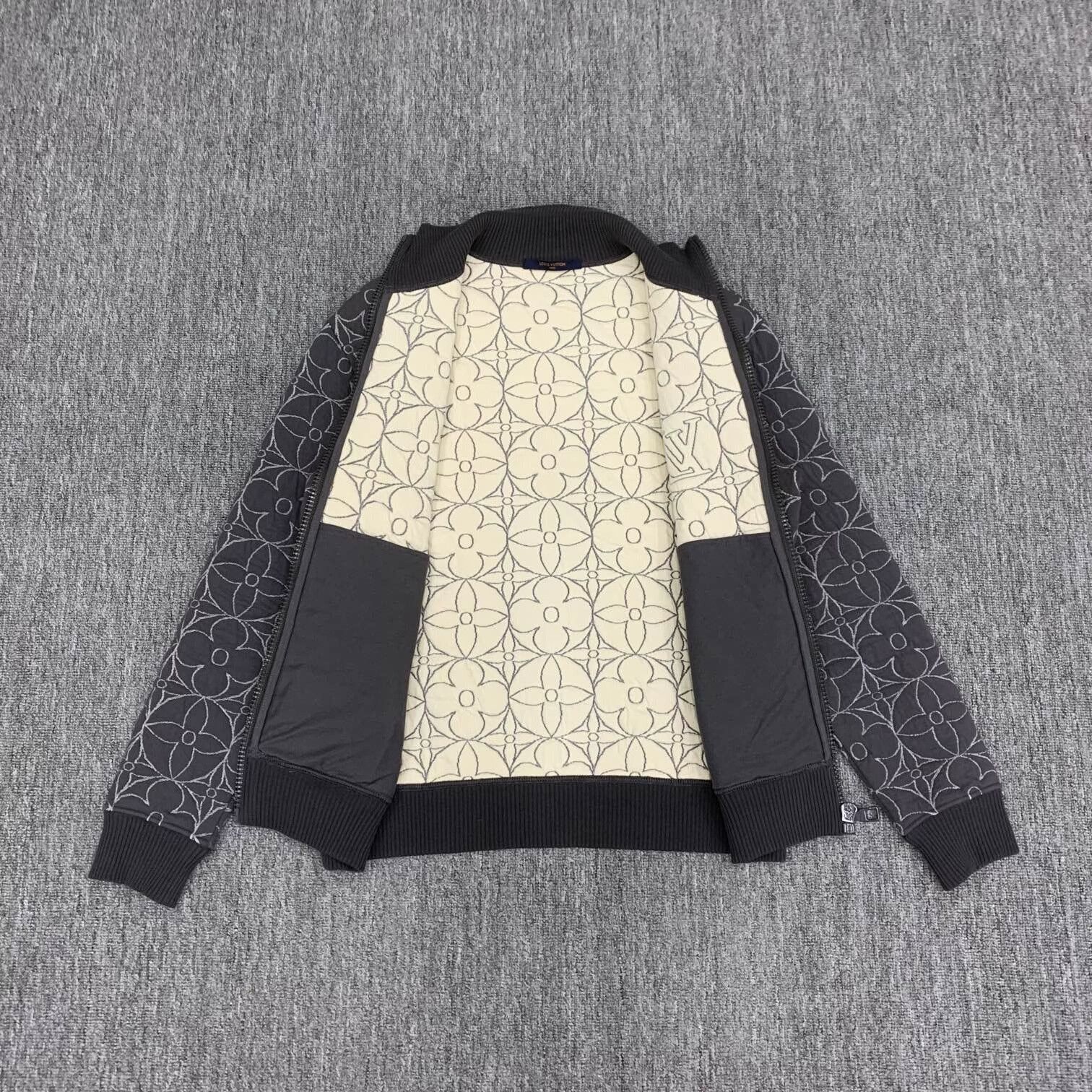 Louis Vuitton Louis Vuitton Black Monogram Padded Jacket Size US M / EU 48-50 / 2 - 9 Thumbnail
