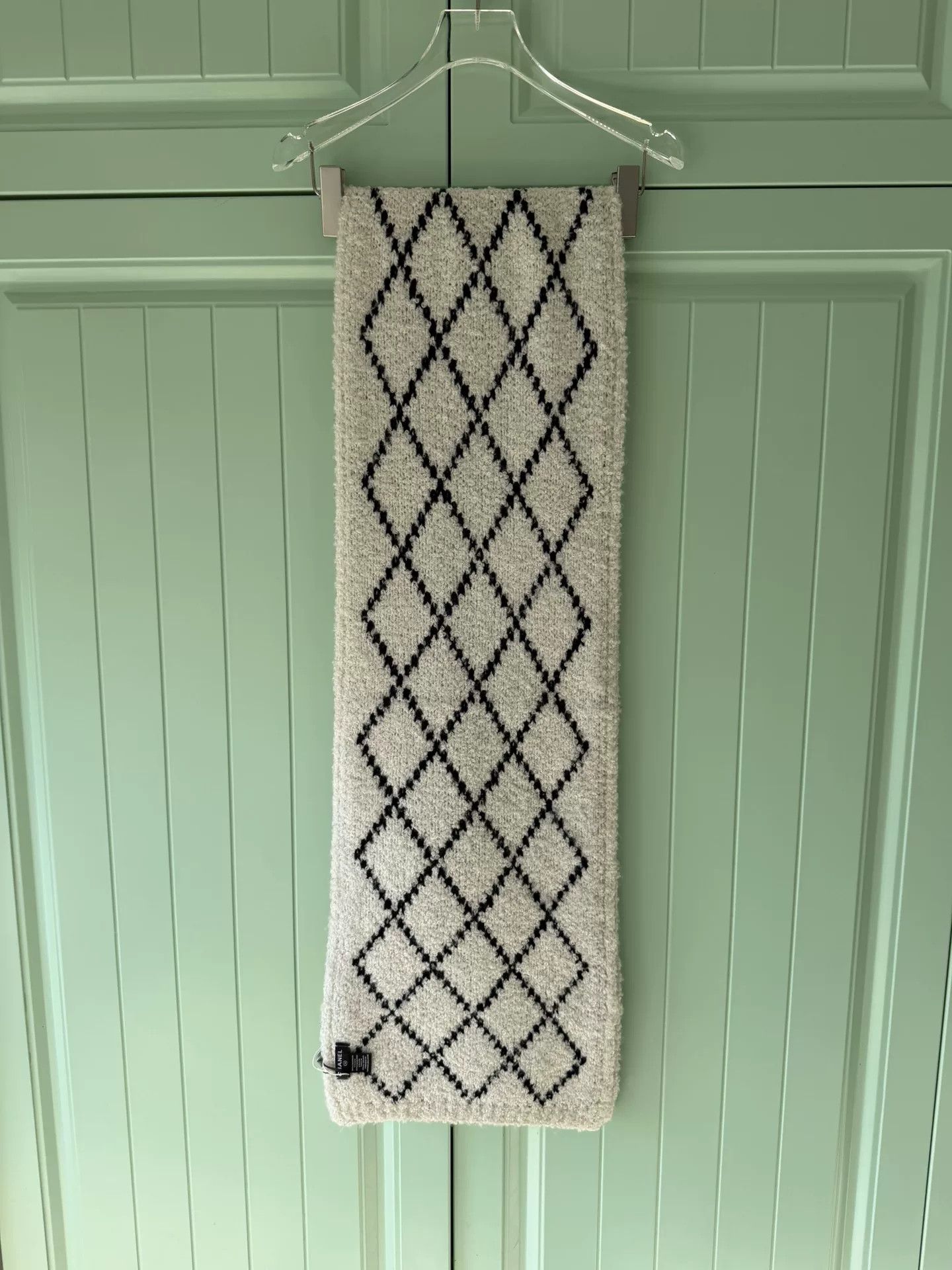 Chanel Chanel Black White Quilted Cashmere Scarf Size ONE SIZE - 5 Thumbnail