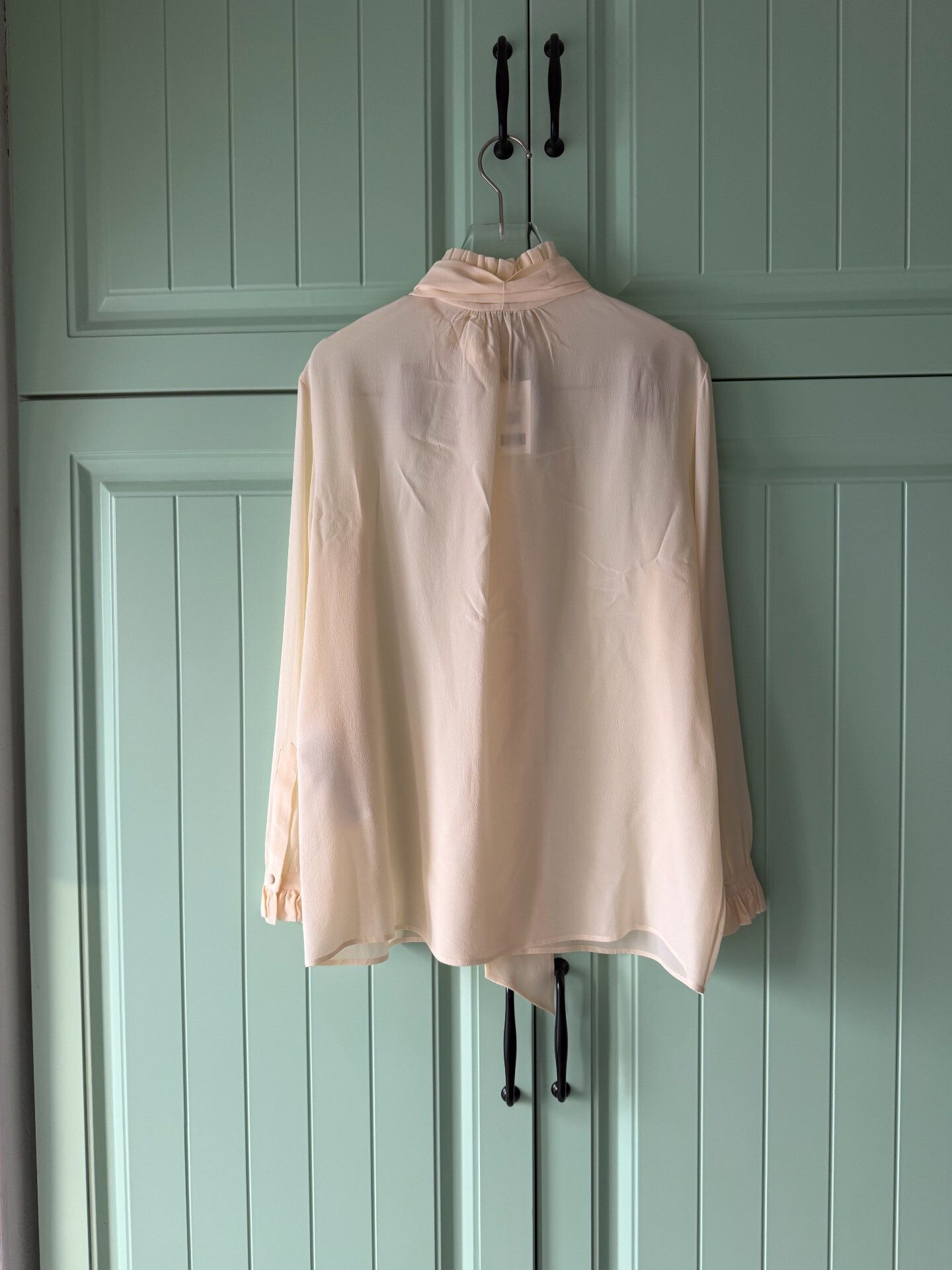 Yves Saint Laurent YSL Ivory Silk Ruffle Detail Shirt Size S / US 4 / IT 40 - 2 Thumbnail
