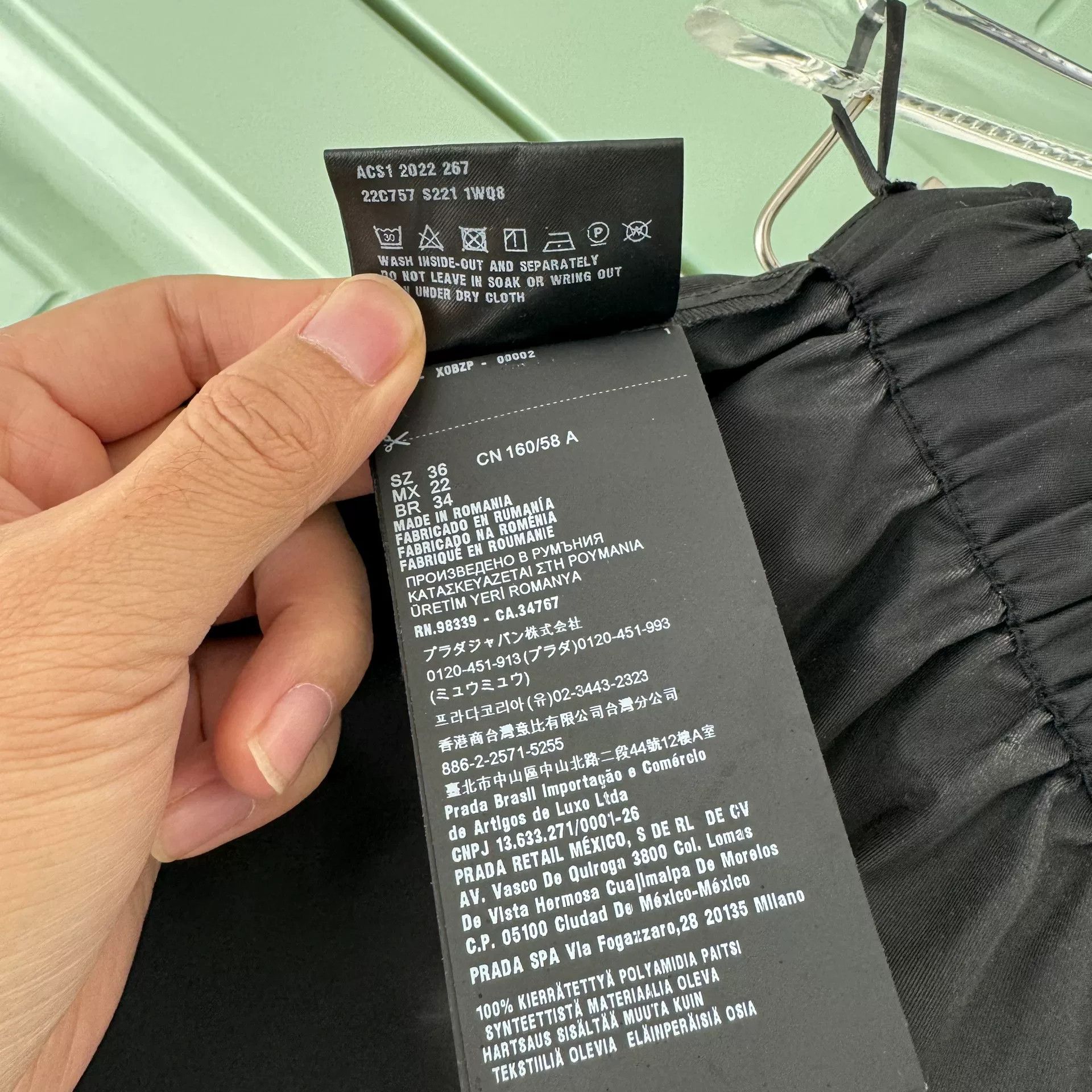 Prada Prada RE-NYLON Black Shorts Size 36 Size US 36 / EU 52 - 5 Thumbnail