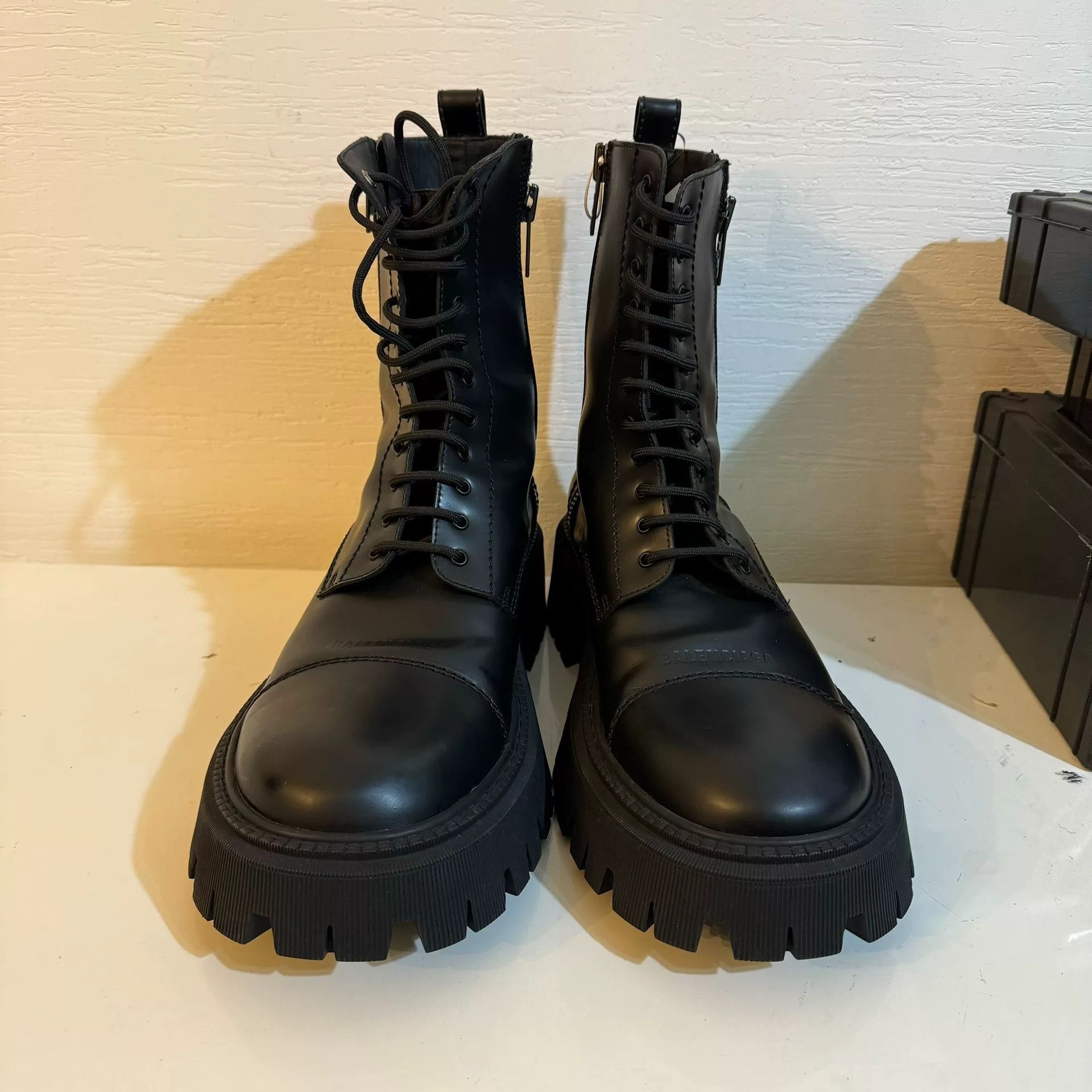 Balenciaga Balenciaga Tractor Lace-Up Leather Boots Size US 10 / EU 43 - 2 Thumbnail