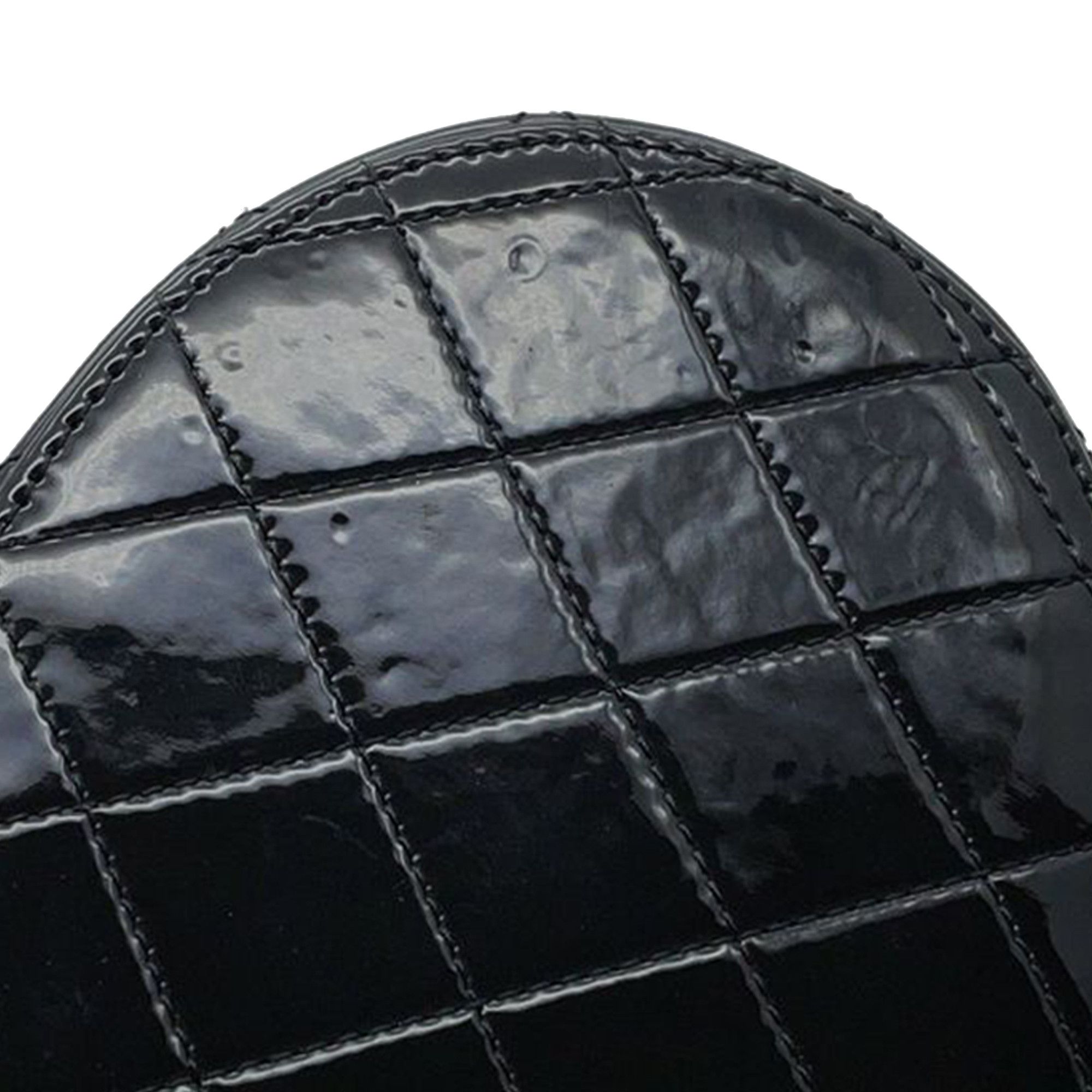 Chanel Chanel CC Quilted Patent Round Vanity Clutch With Chain Size ONE SIZE - 10 Thumbnail