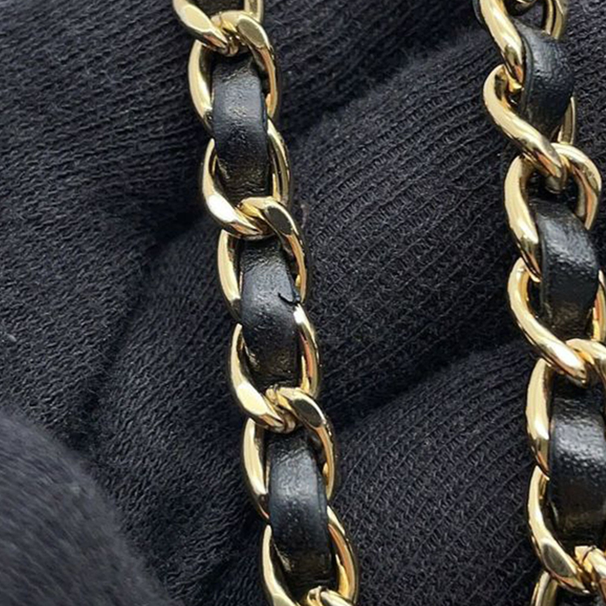 Chanel Chanel CC Quilted Patent Round Vanity Clutch With Chain Size ONE SIZE - 13 Thumbnail