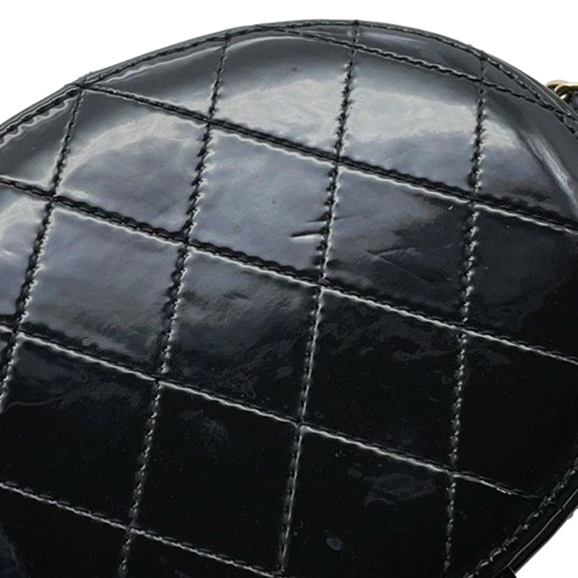 Chanel Chanel CC Quilted Patent Round Vanity Clutch With Chain Size ONE SIZE - 12 Thumbnail
