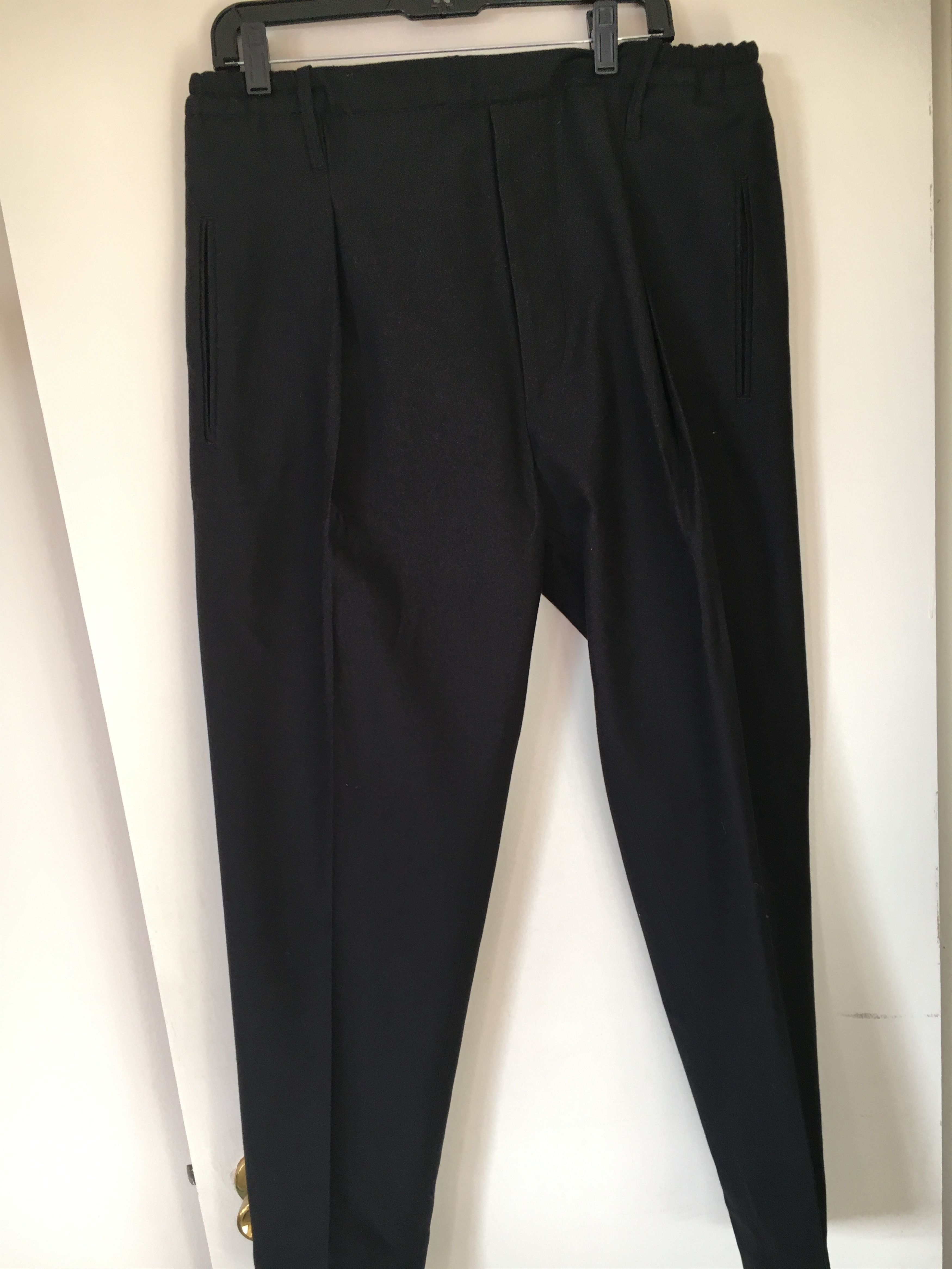 Blue elasticated pants with taper
