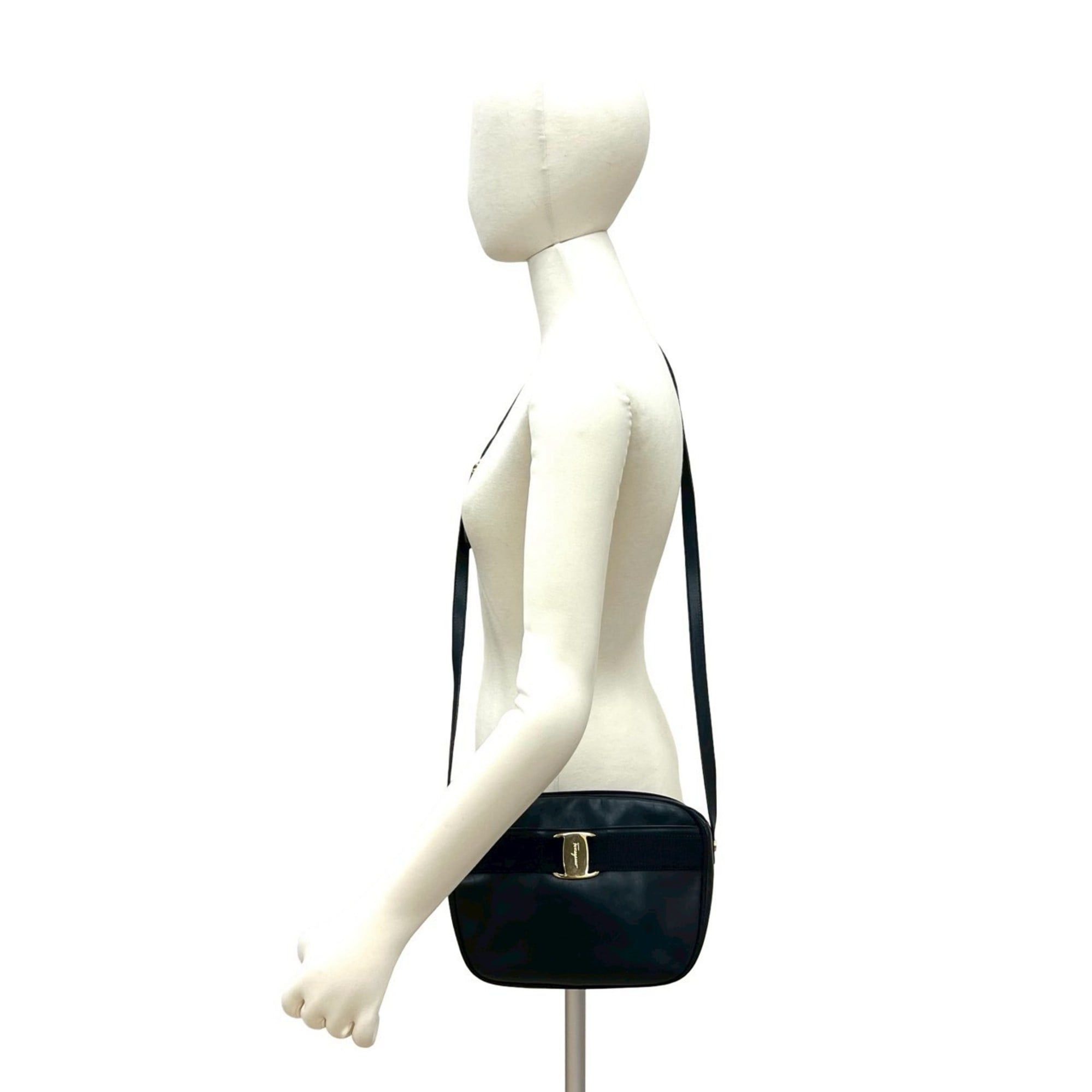 Salvatore Ferragamo Salvatore Ferragamo Vara Ribbon Leather Shoulder Bag/Pochette in Navy 35077 Size ONE SIZE - 2 Thumbnail