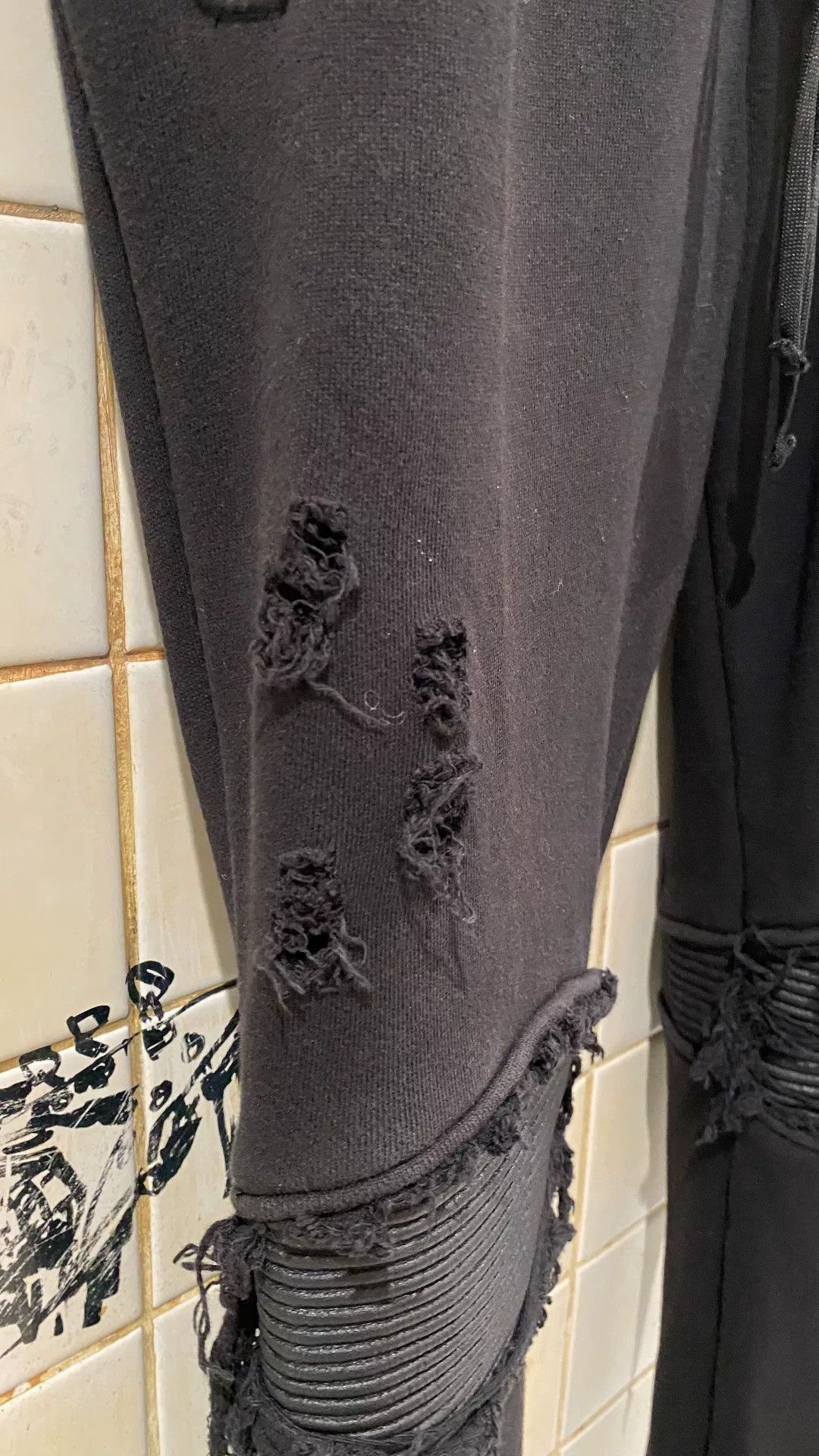 Amiri Amiri Distressed Zippered Sweatpants Size US 26 / EU 42 - 6 Thumbnail