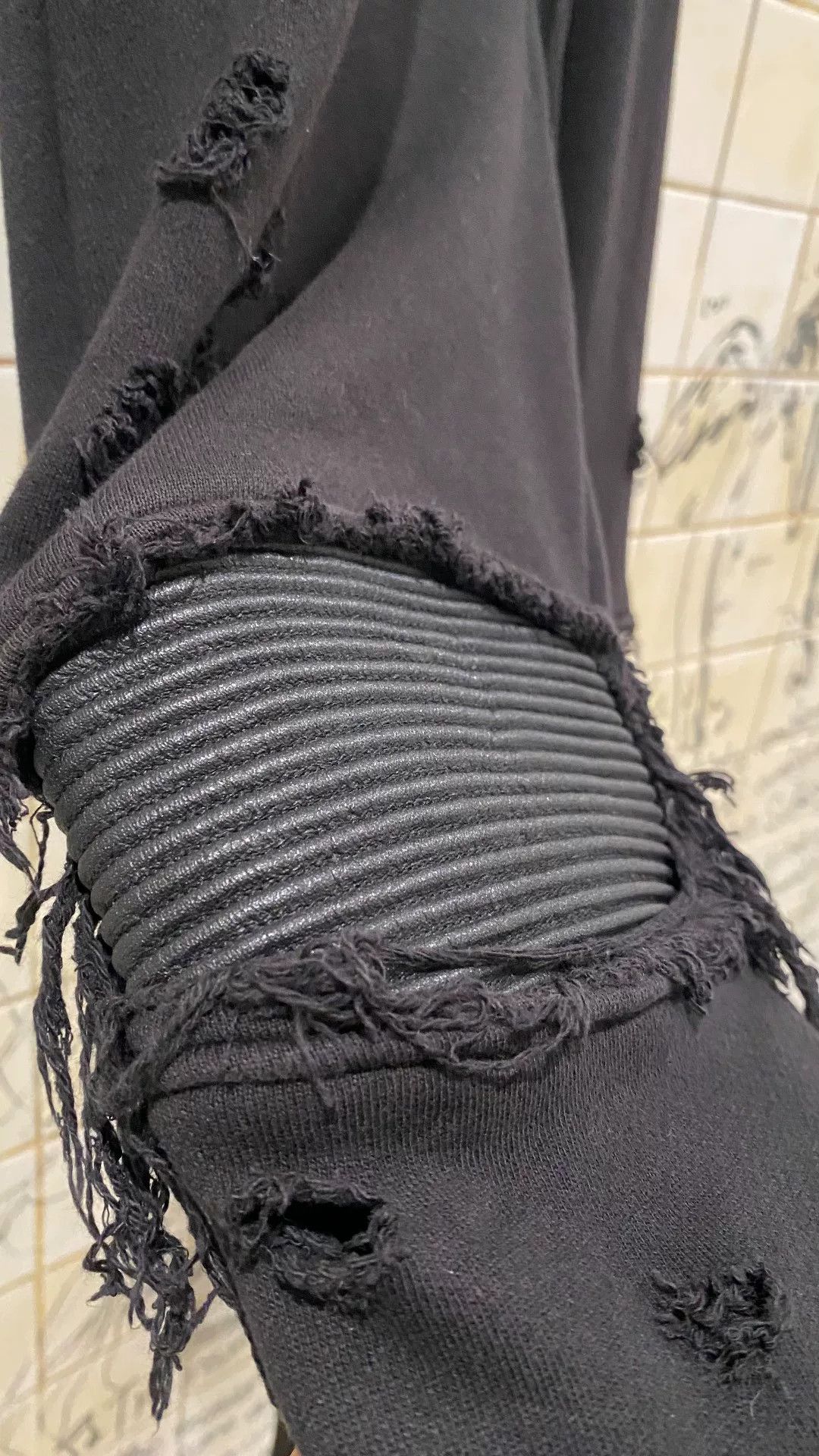Amiri Amiri Distressed Zippered Sweatpants Size US 26 / EU 42 - 4 Thumbnail