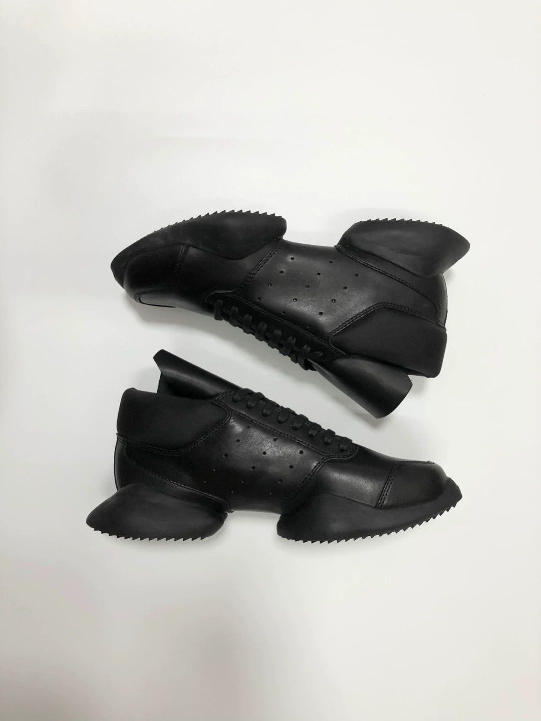 Rick Owens Rick Owens Black Low-Top Sneakers Size 39 Size US 6 / EU 39 - 7 Thumbnail