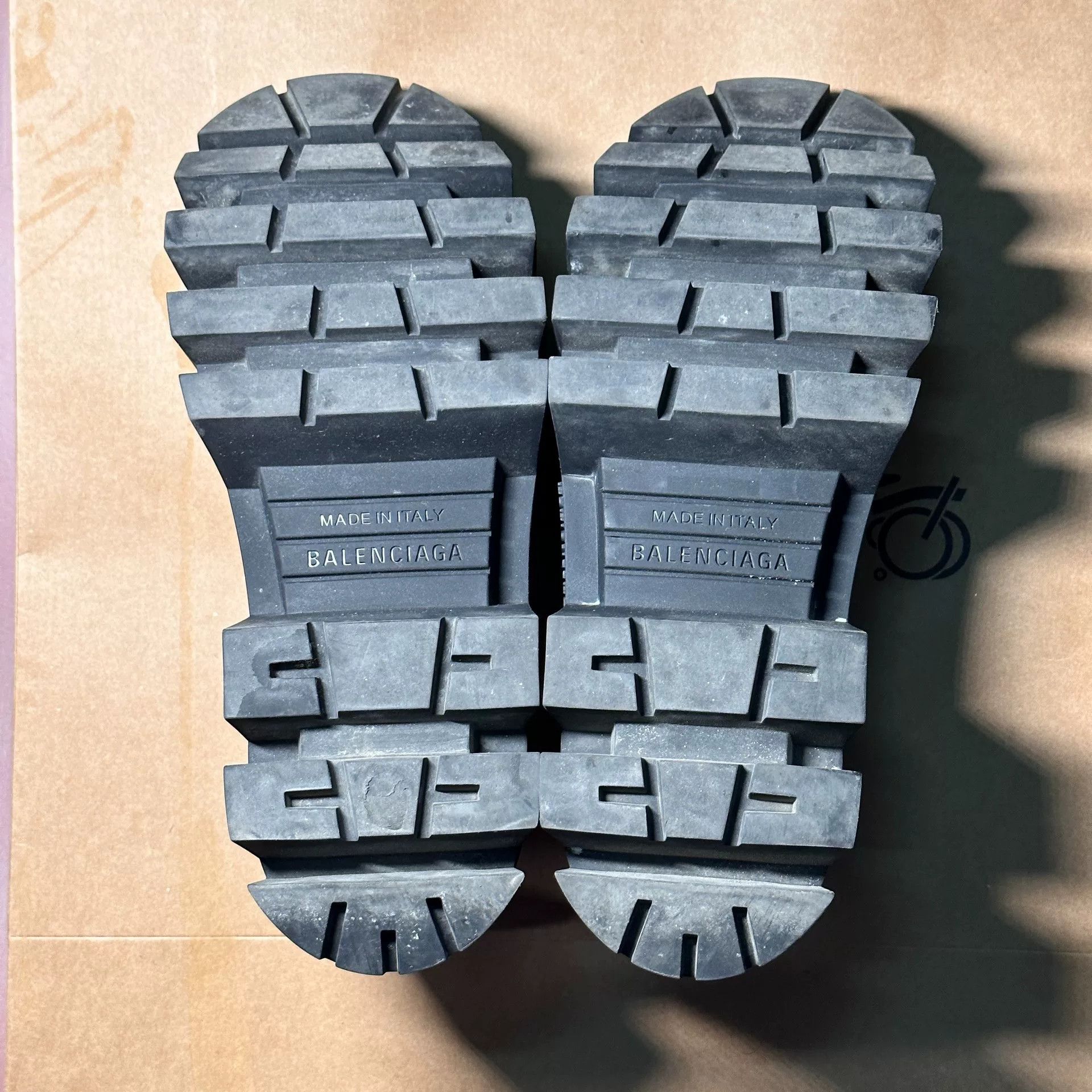 Balenciaga Balenciaga Bulldozer Shoes Size 42 Size US 9 / EU 42 - 7 Thumbnail