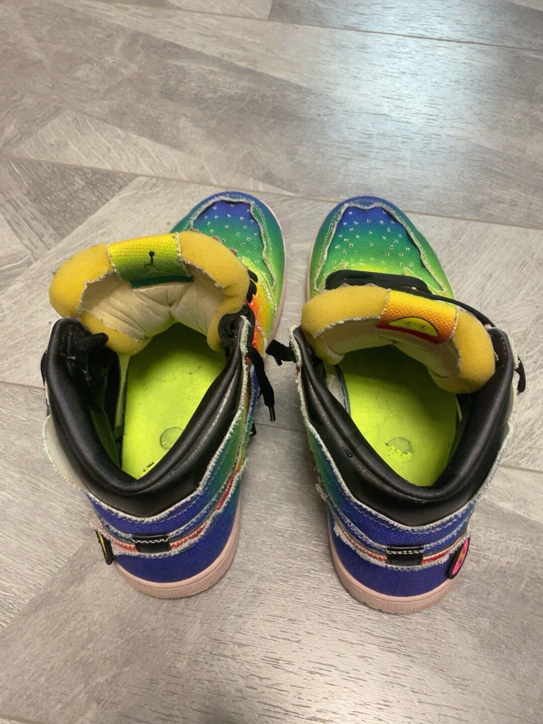 J Balvin Nike x J Balvin Jordan 1 Rainbow Tie-Dye Size US 9.5 / EU 42-43 - 4 Thumbnail