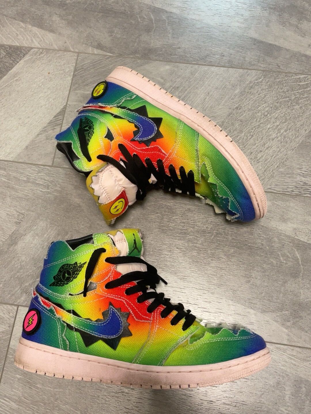 J Balvin Nike x J Balvin Jordan 1 Rainbow Tie-Dye Size US 9.5 / EU 42-43 - 2 Thumbnail