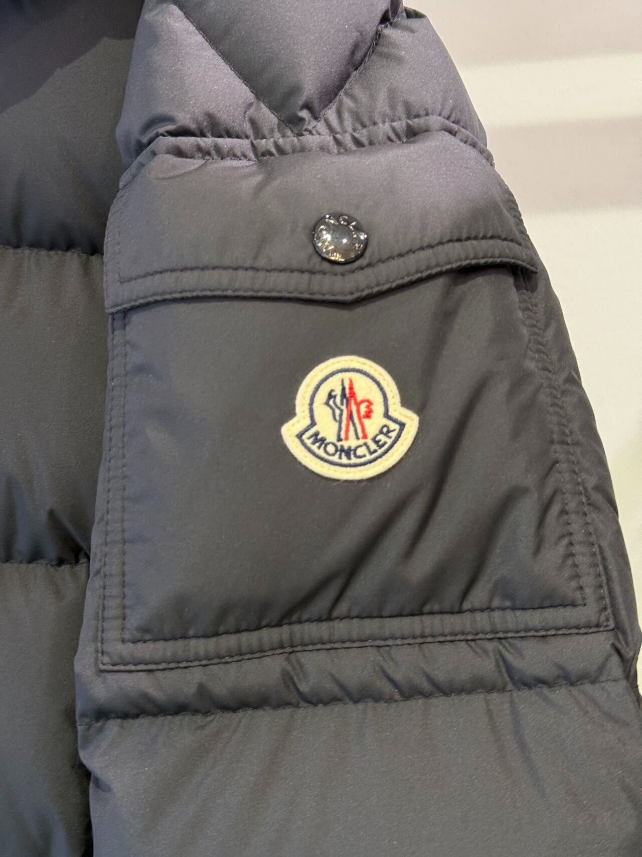 Moncler Moncler Women's Hooded Down Jacket Size S / US 4 / IT 40 - 4 Thumbnail