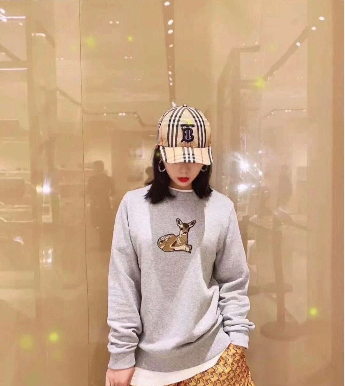 Burberry Burberry Women's Deer Embroidered Sweatshirt Size M / US 6-8 / IT 42-44 - 2 Thumbnail