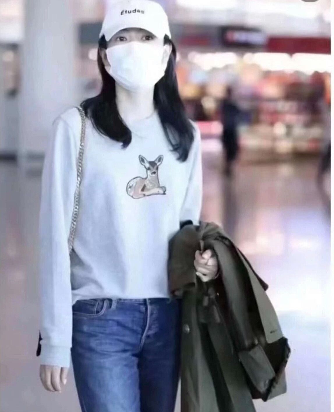 Burberry Burberry Women's Deer Embroidered Sweatshirt Size M / US 6-8 / IT 42-44 - 3 Thumbnail