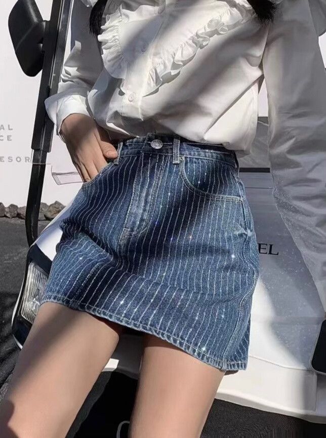 Alexander Wang Alexander Wang Denim Skirt with Rhinestones Size 25" / US 0 / IT 36 - 5 Thumbnail